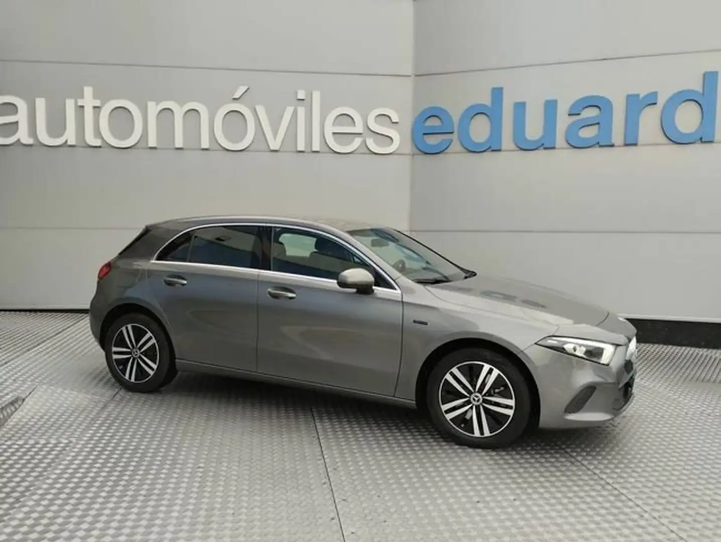 Mercedes-Benz A 250 e Grijs - 1