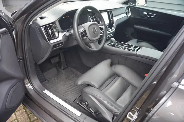 Volvo V60 view 12