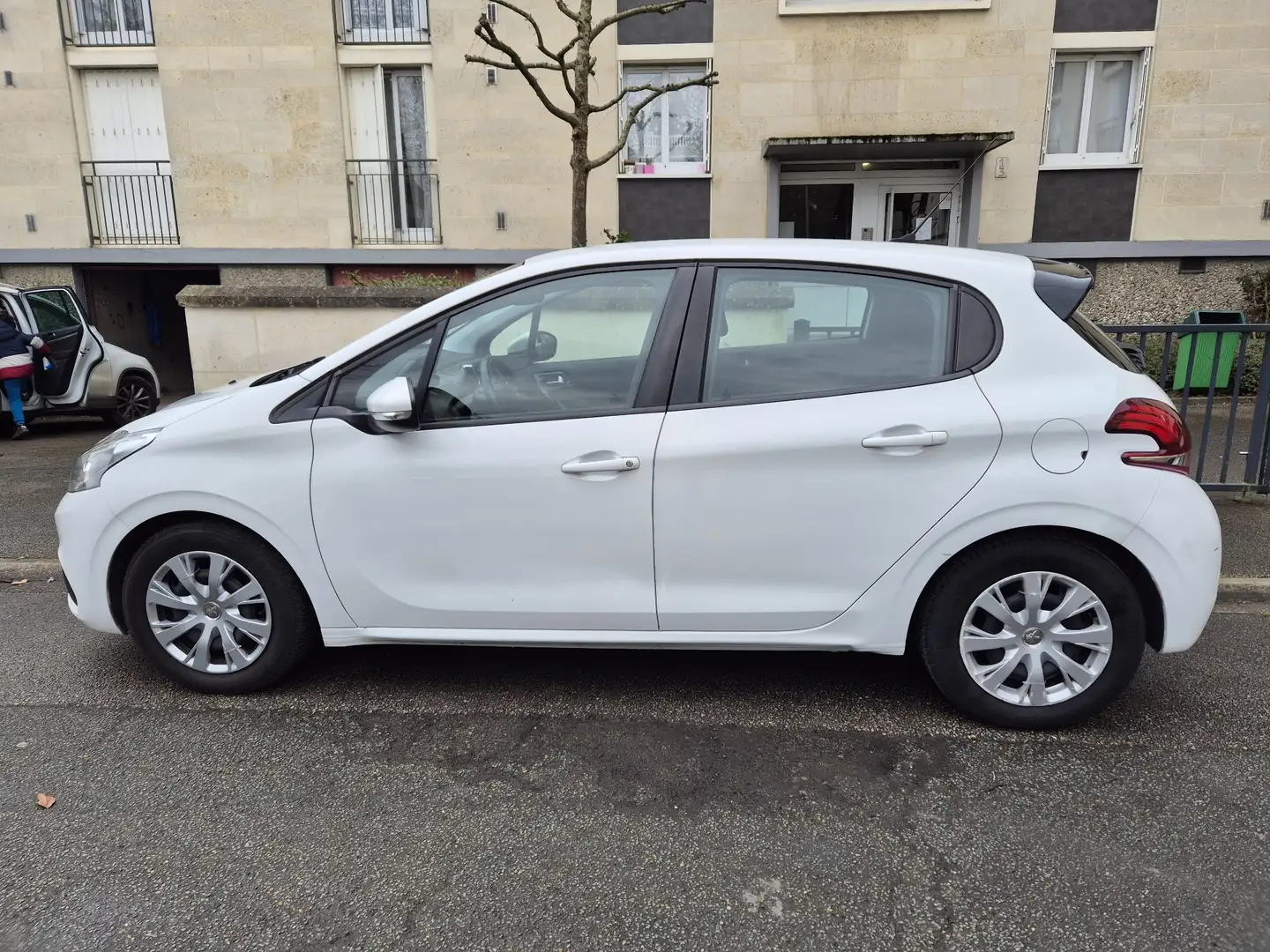 Peugeot 208 1.6 BlueHDi 75ch S&S BVM5 Active Business - 1