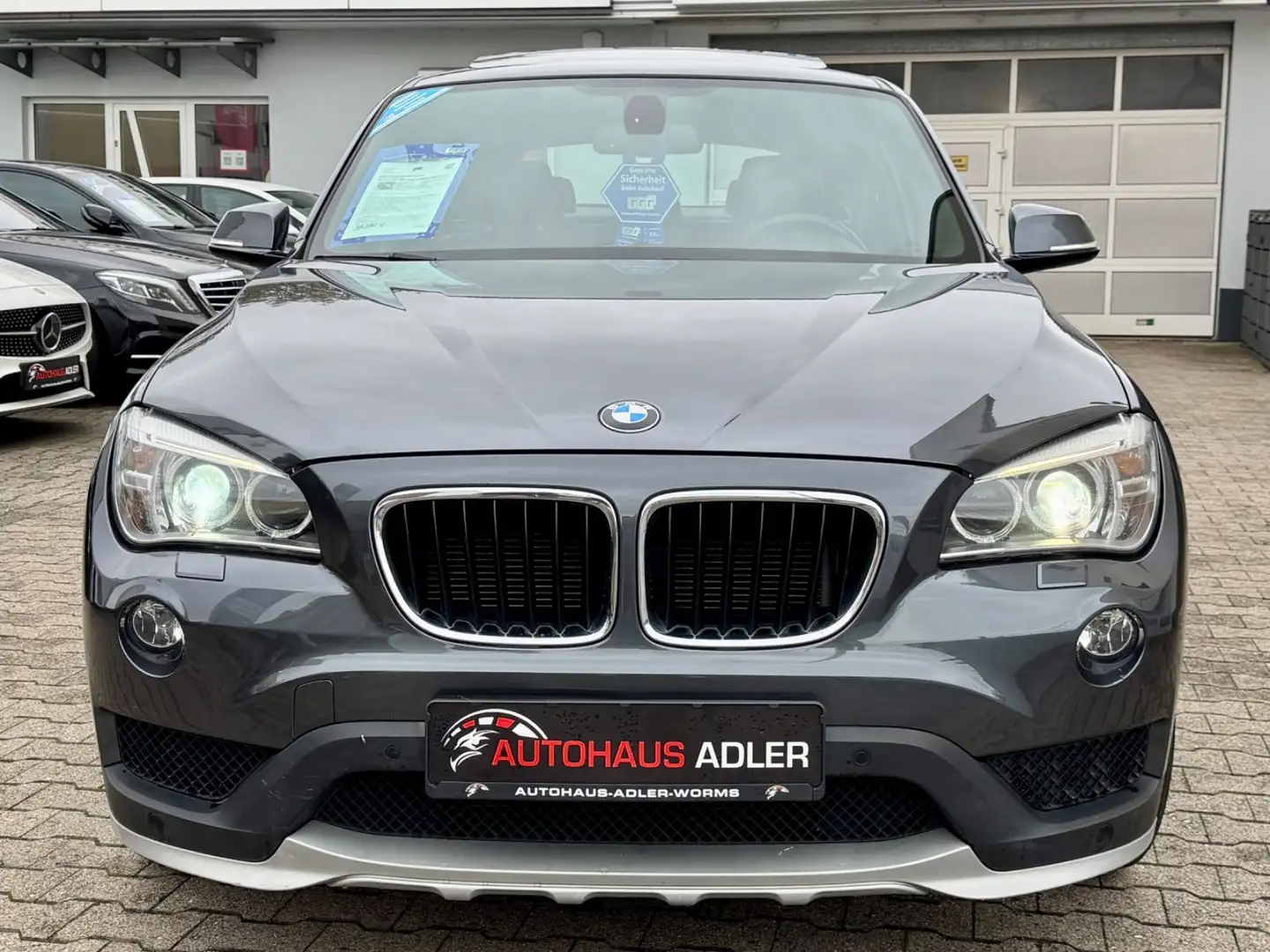 BMW X1 xDrive 20i*2HD*AUTOM*PANO*KAMERA*NAVI*PDC*SH* Grau - 2