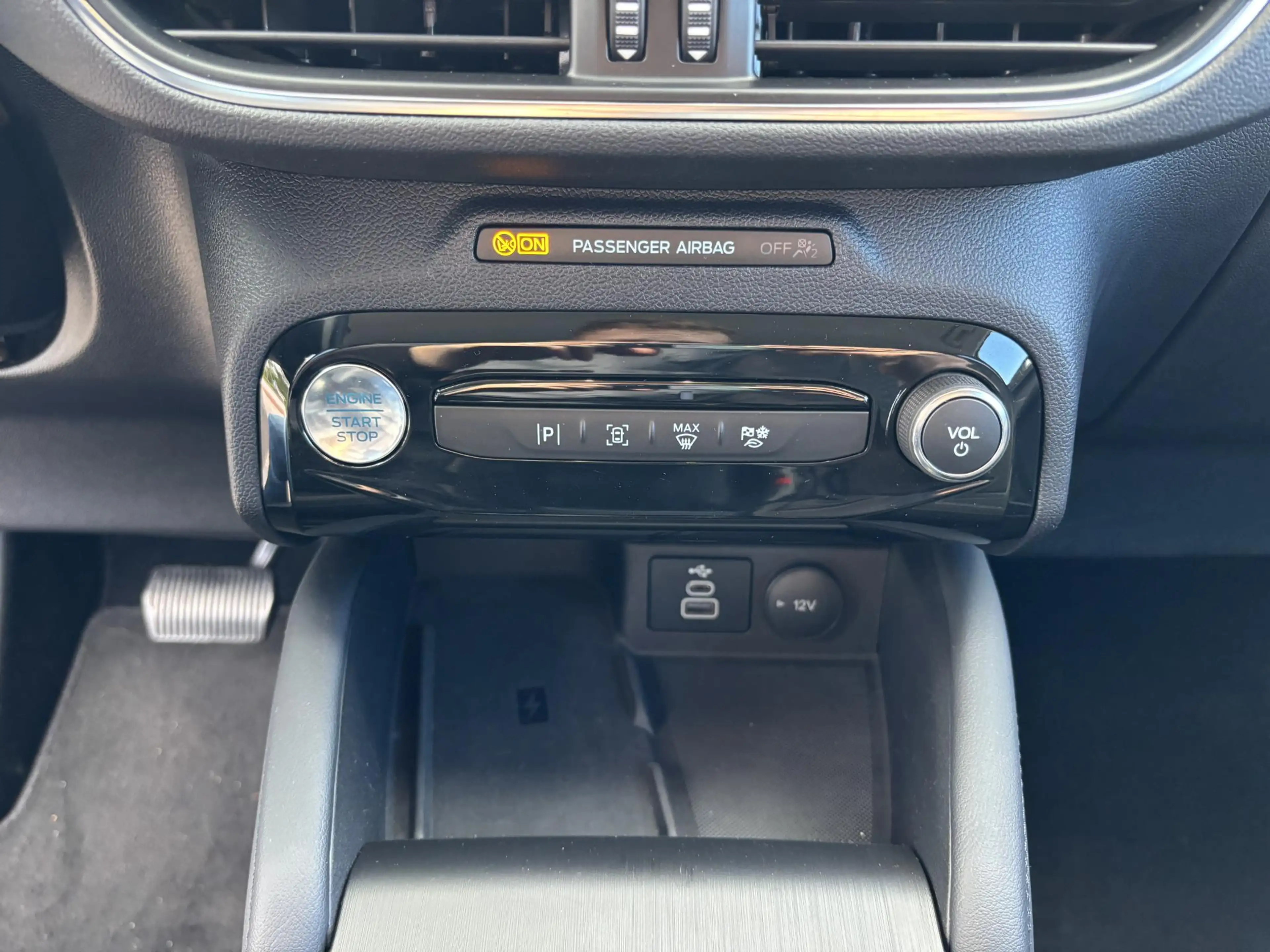 Ford Kuga 2.5 PHEV Titanium | Nieuw model | Wegklapbare trek — photo 15