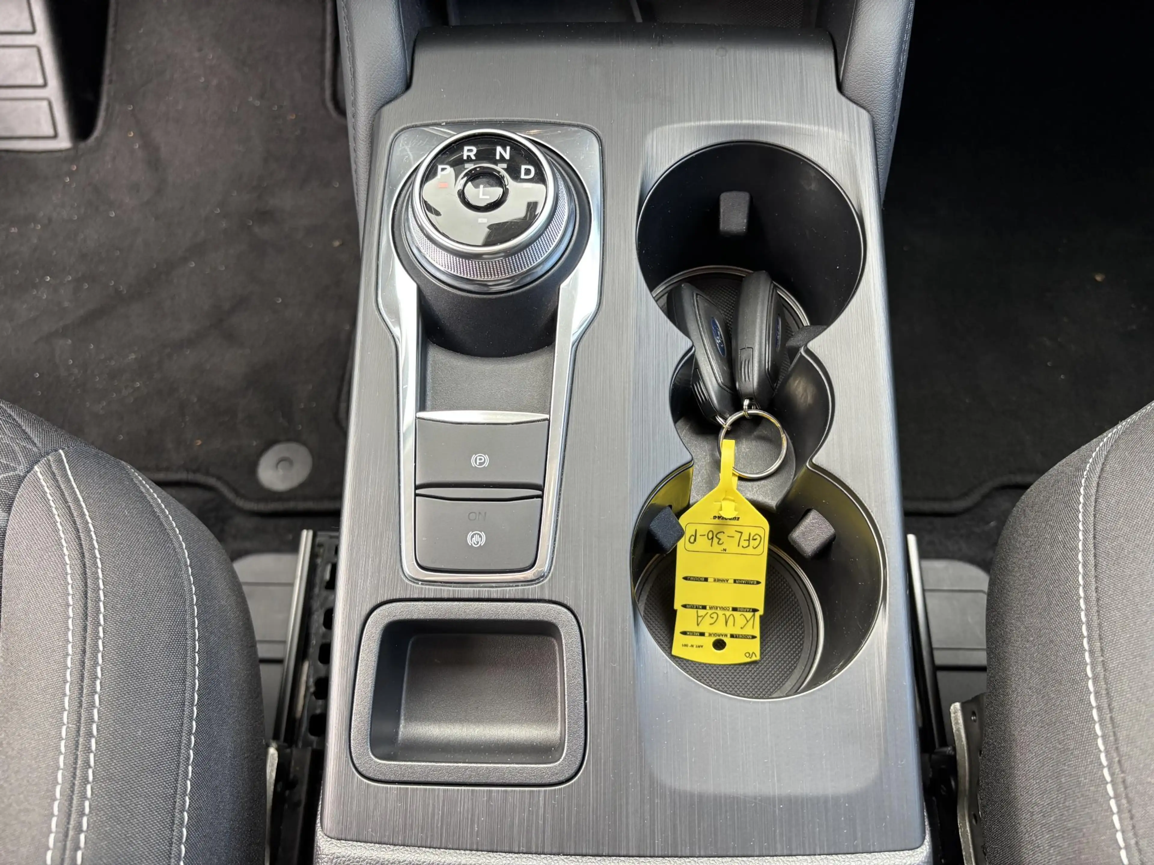 Ford Kuga 2.5 PHEV Titanium | Nieuw model | Wegklapbare trek — photo 14