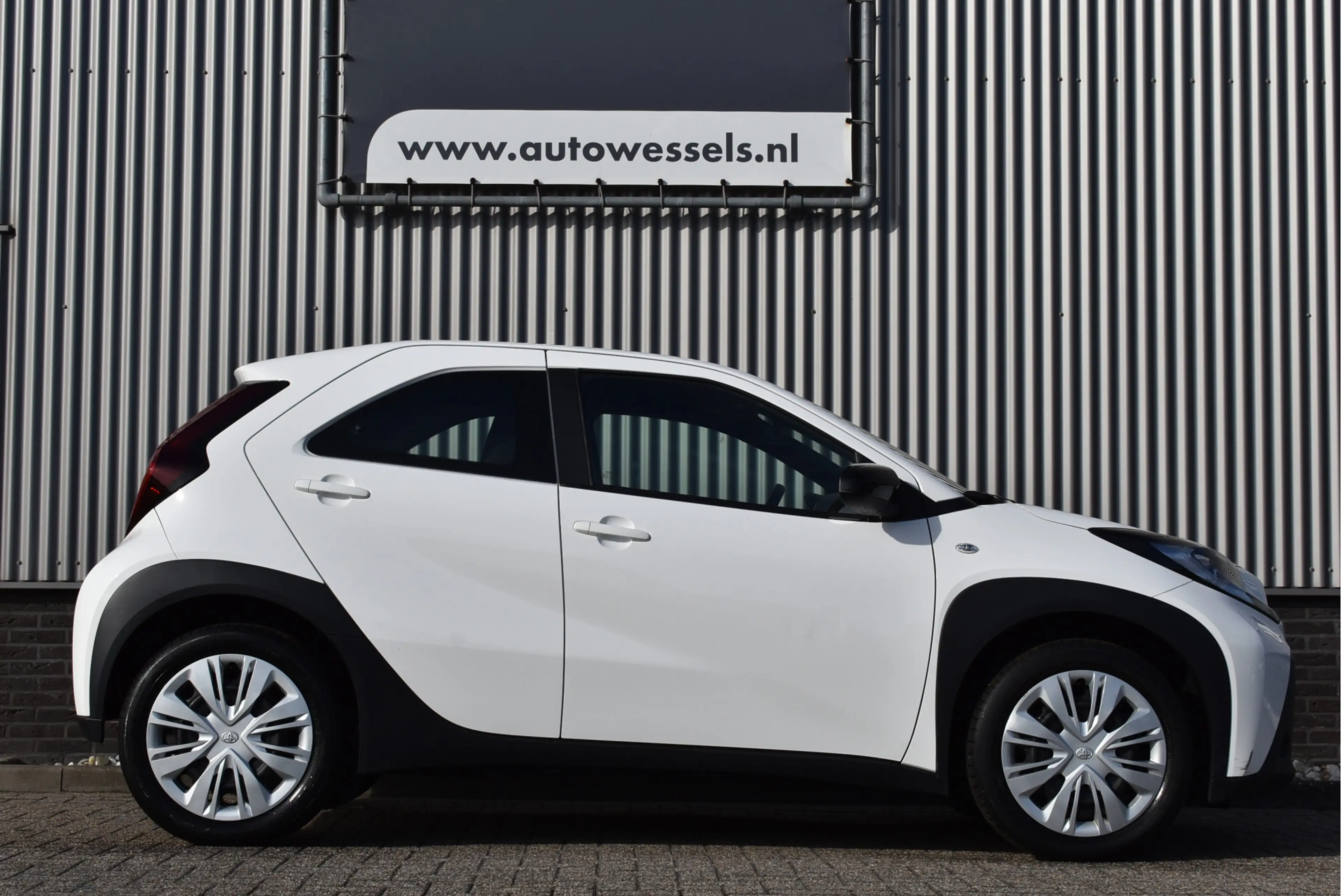 Toyota Aygo X 1.0 VVT-i MT Play NL-auto, Adaptive cruise, Camera — photo 6