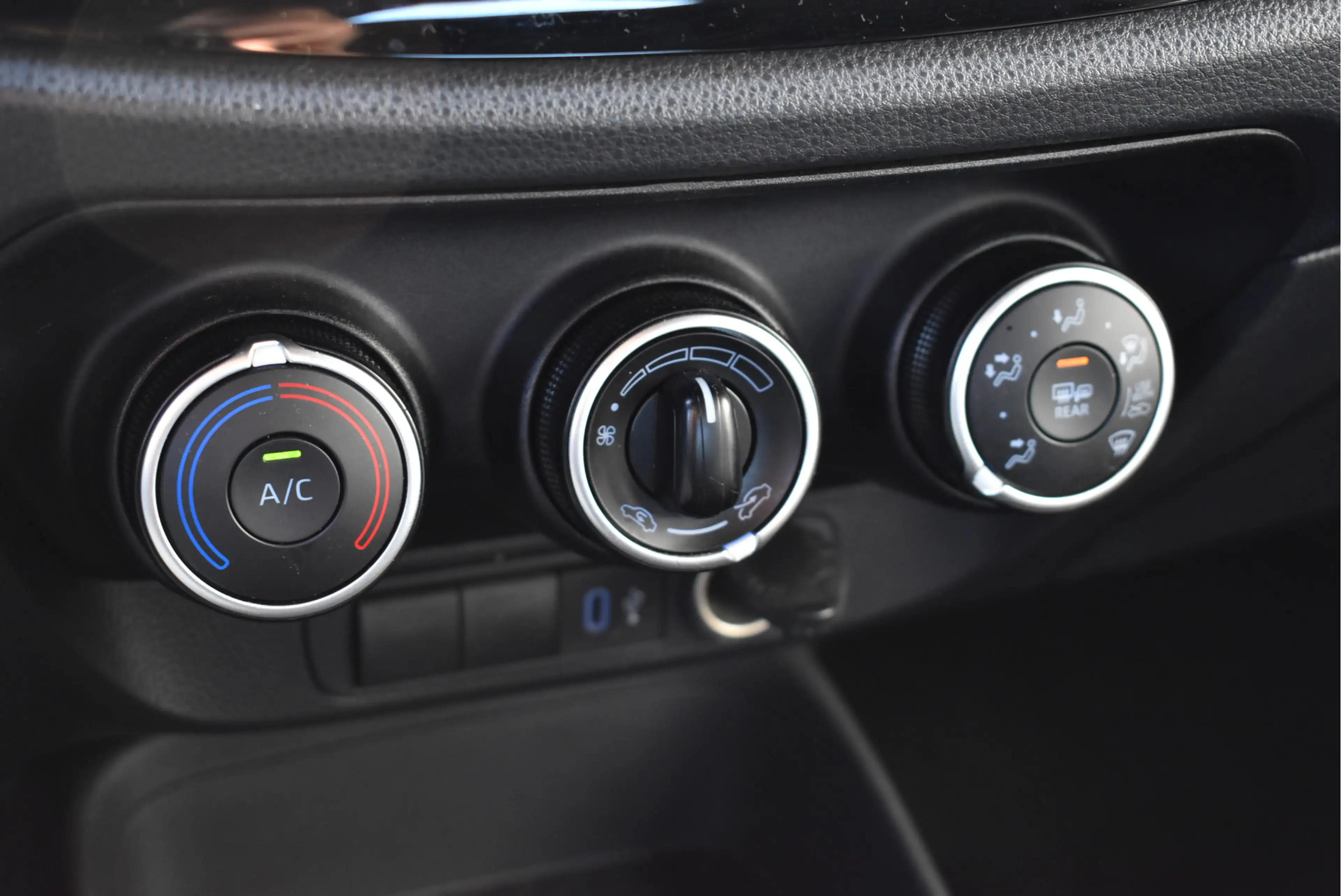 Toyota Aygo X 1.0 VVT-i MT Play NL-auto, Adaptive cruise, Camera — photo 33