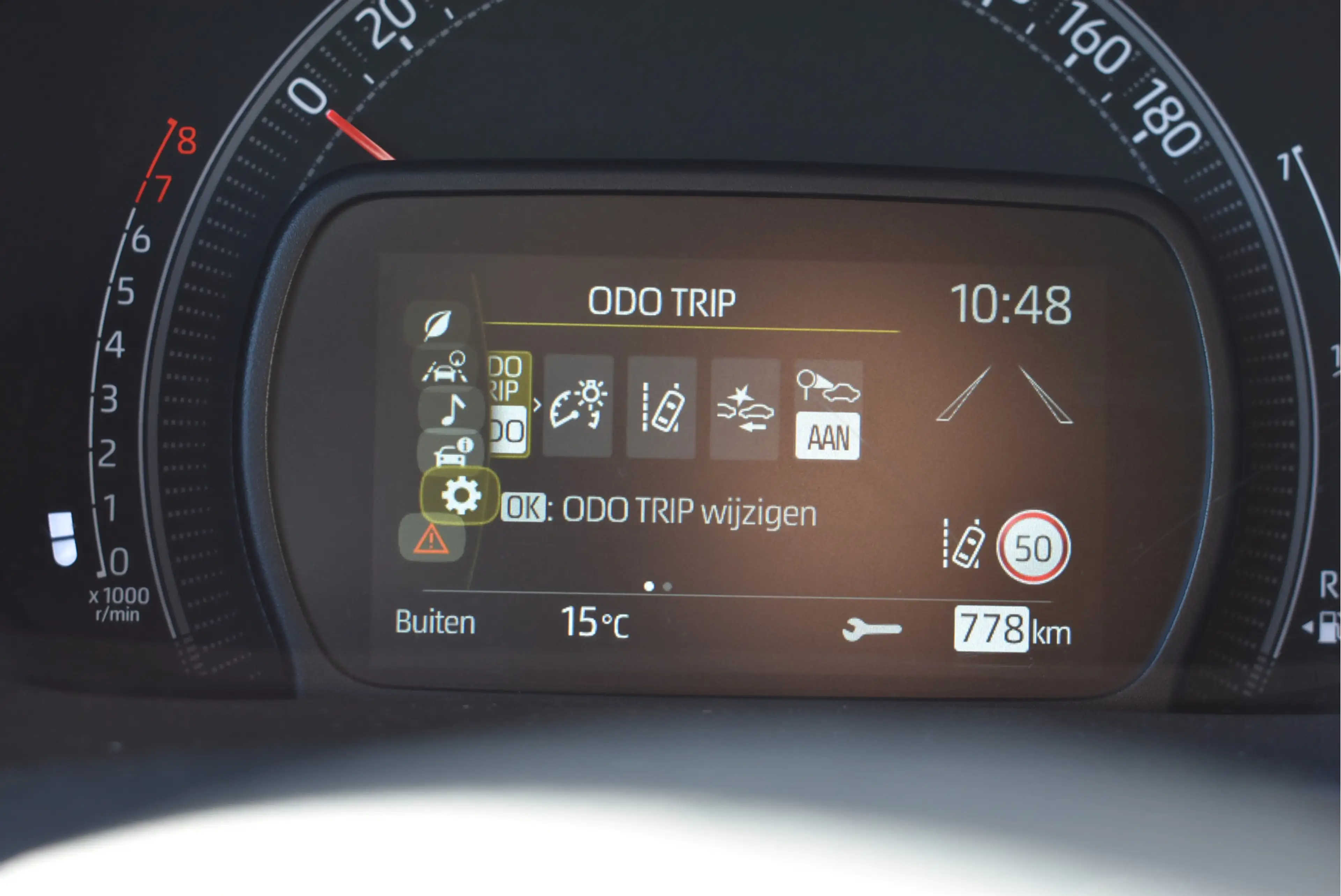 Toyota Aygo X 1.0 VVT-i MT Play NL-auto, Adaptive cruise, Camera — photo 16