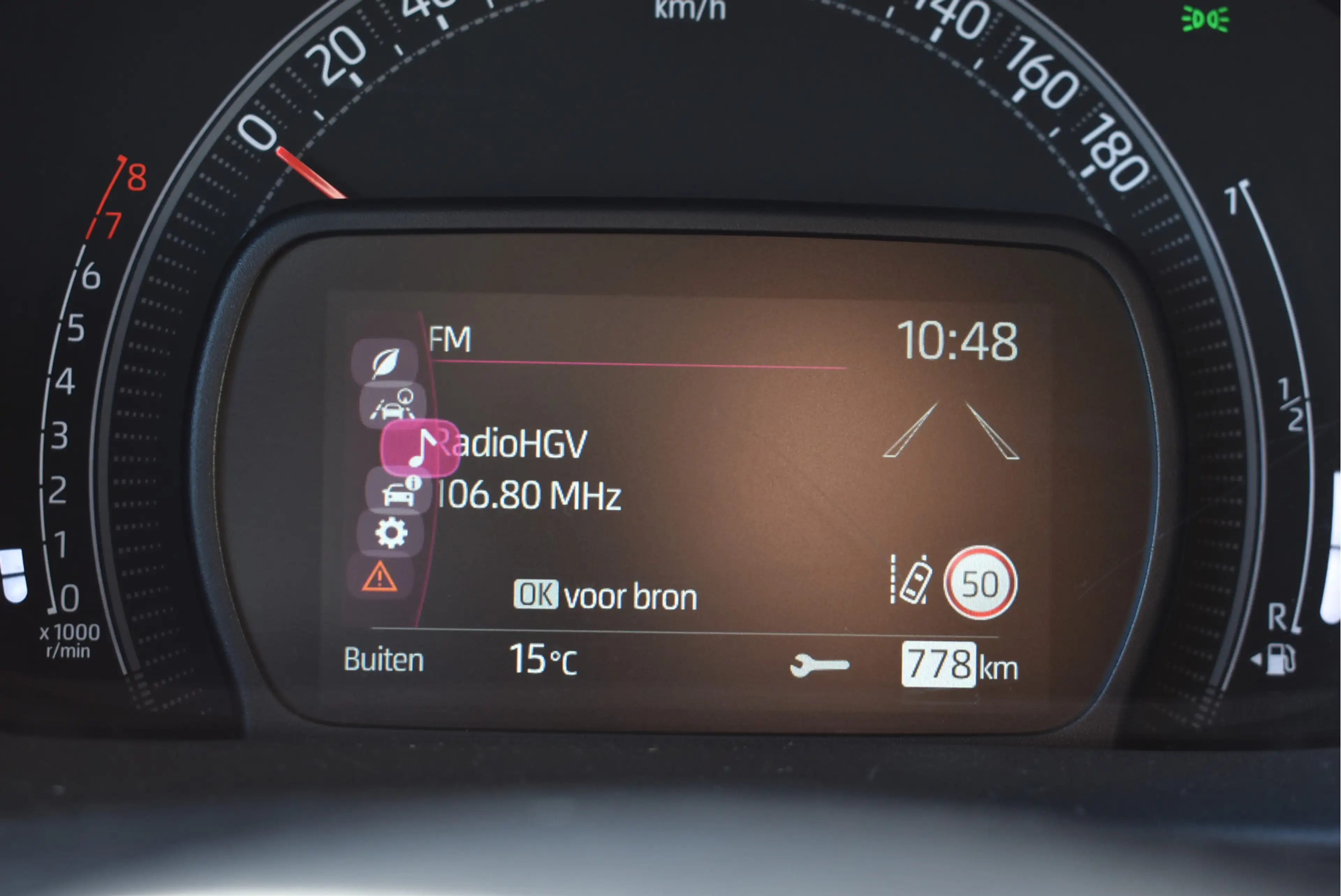 Toyota Aygo X 1.0 VVT-i MT Play NL-auto, Adaptive cruise, Camera — photo 14