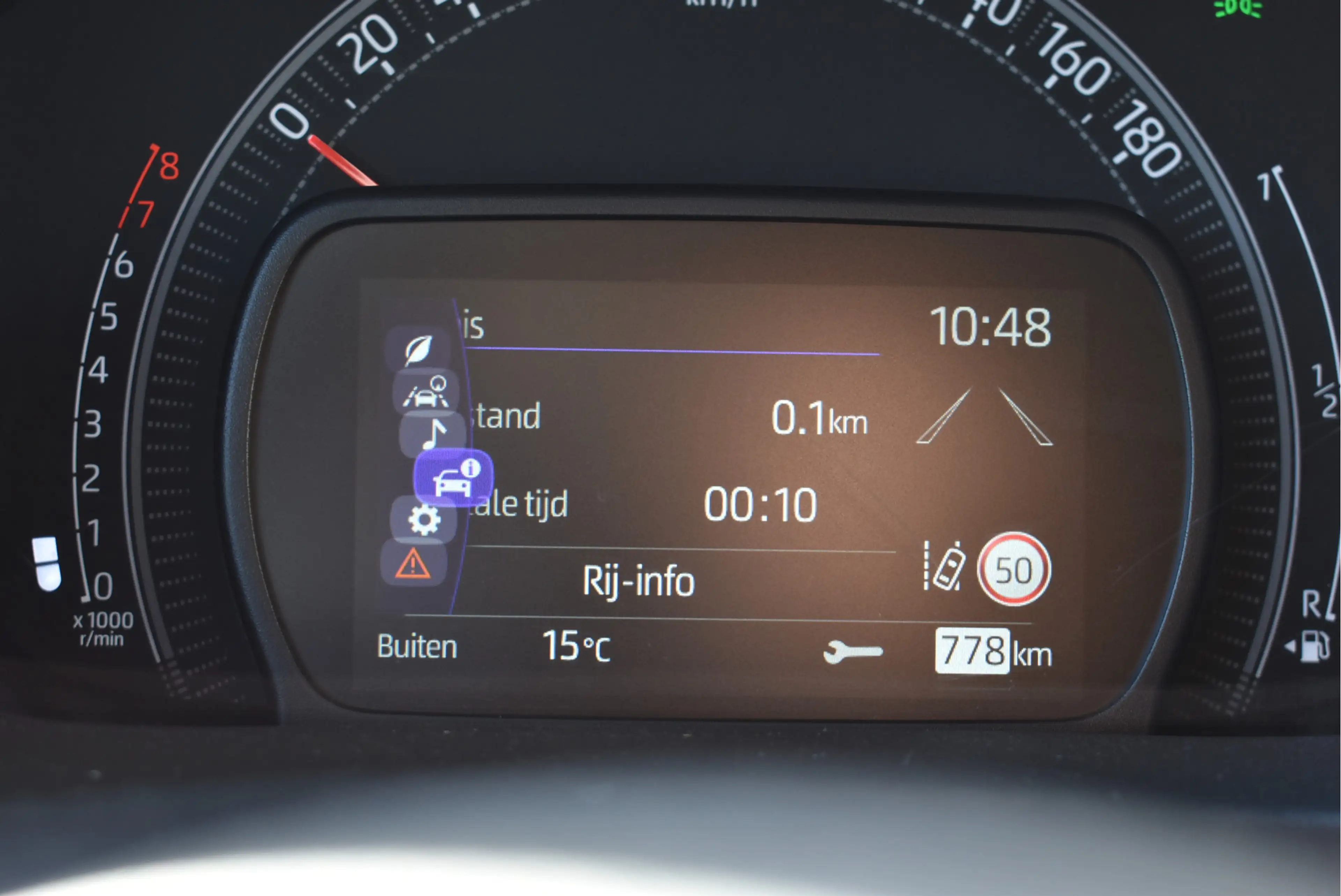 Toyota Aygo X 1.0 VVT-i MT Play NL-auto, Adaptive cruise, Camera — photo 15