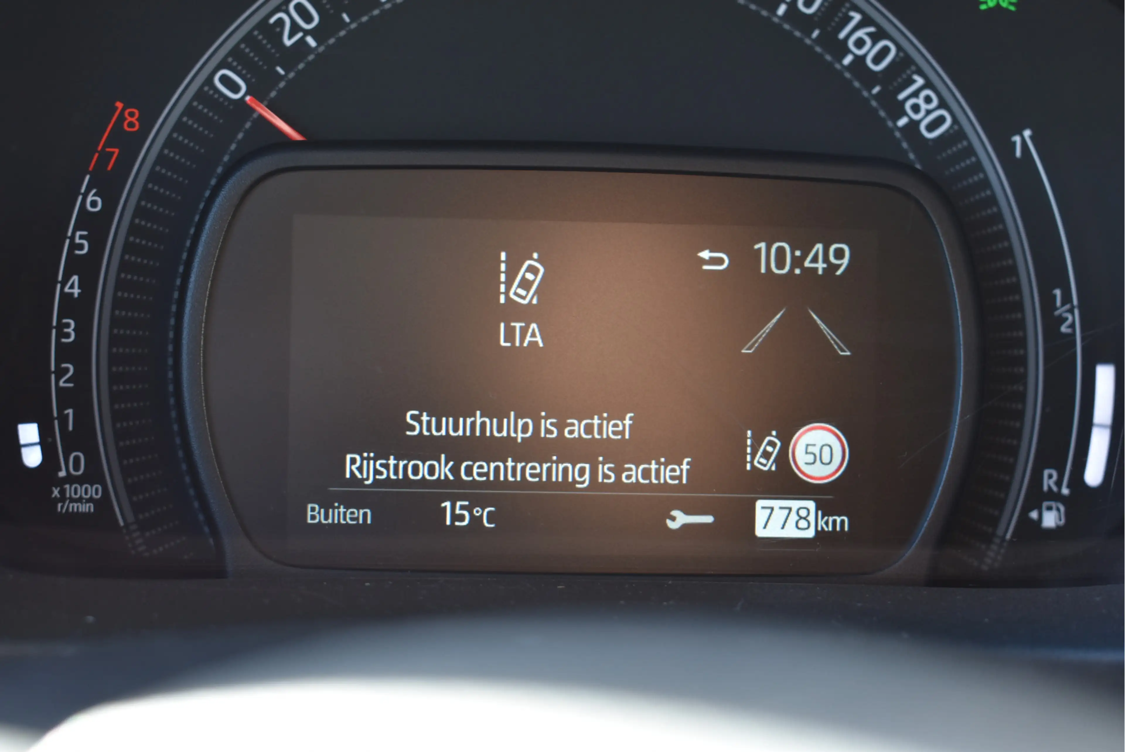 Toyota Aygo X 1.0 VVT-i MT Play NL-auto, Adaptive cruise, Camera — photo 19