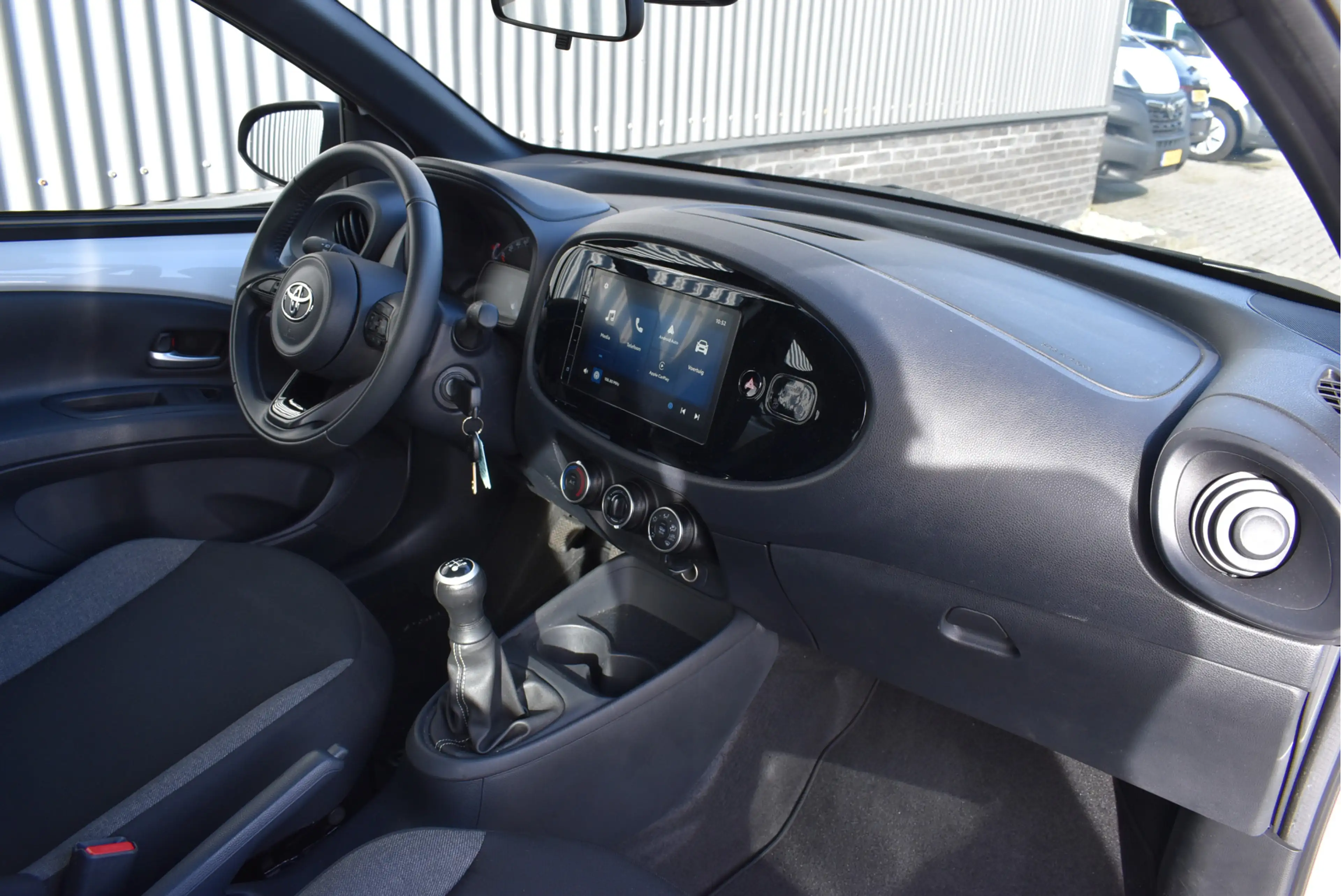 Toyota Aygo X 1.0 VVT-i MT Play NL-auto, Adaptive cruise, Camera — photo 10