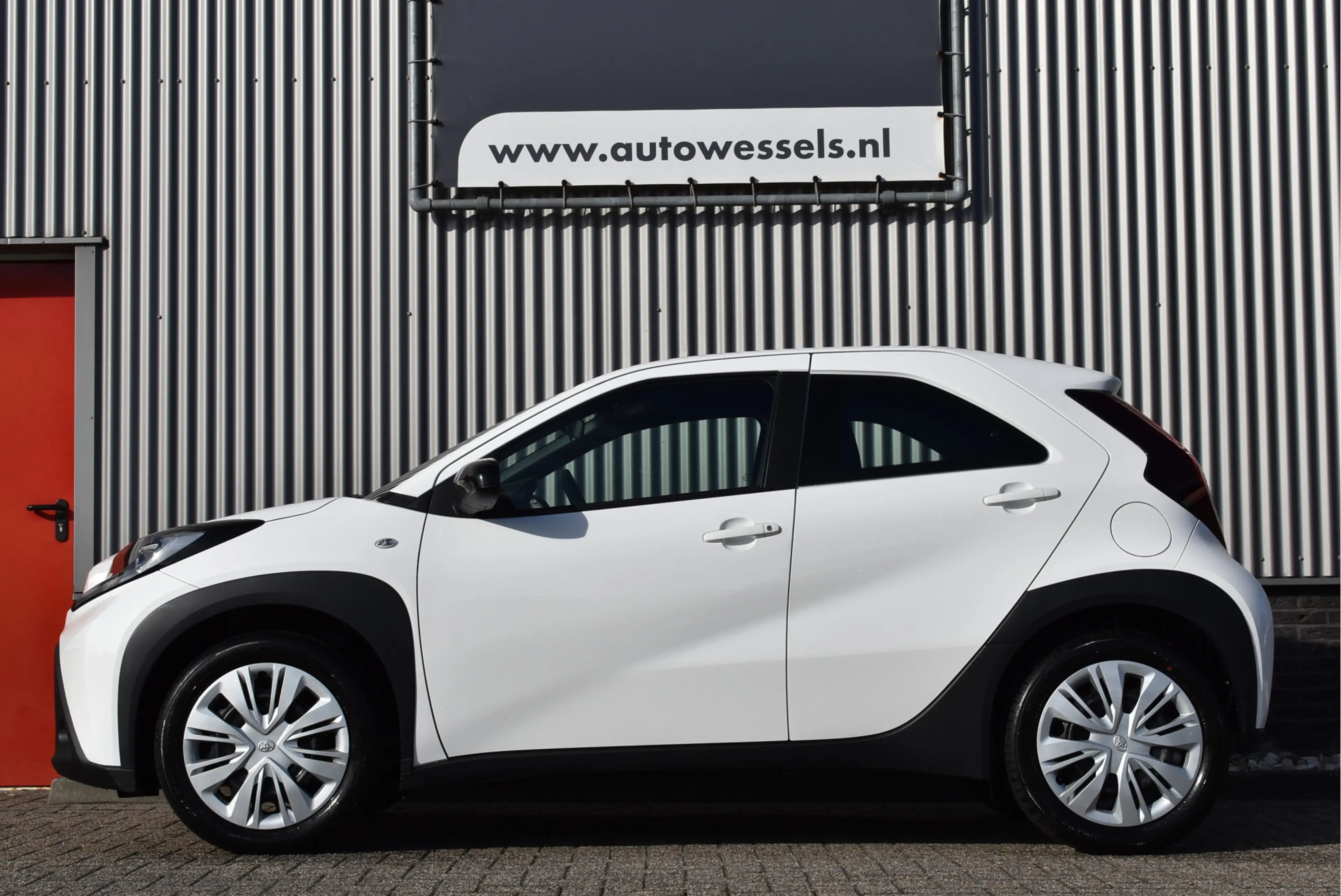 Toyota Aygo X 1.0 VVT-i MT Play NL-auto, Adaptive cruise, Camera — photo 5
