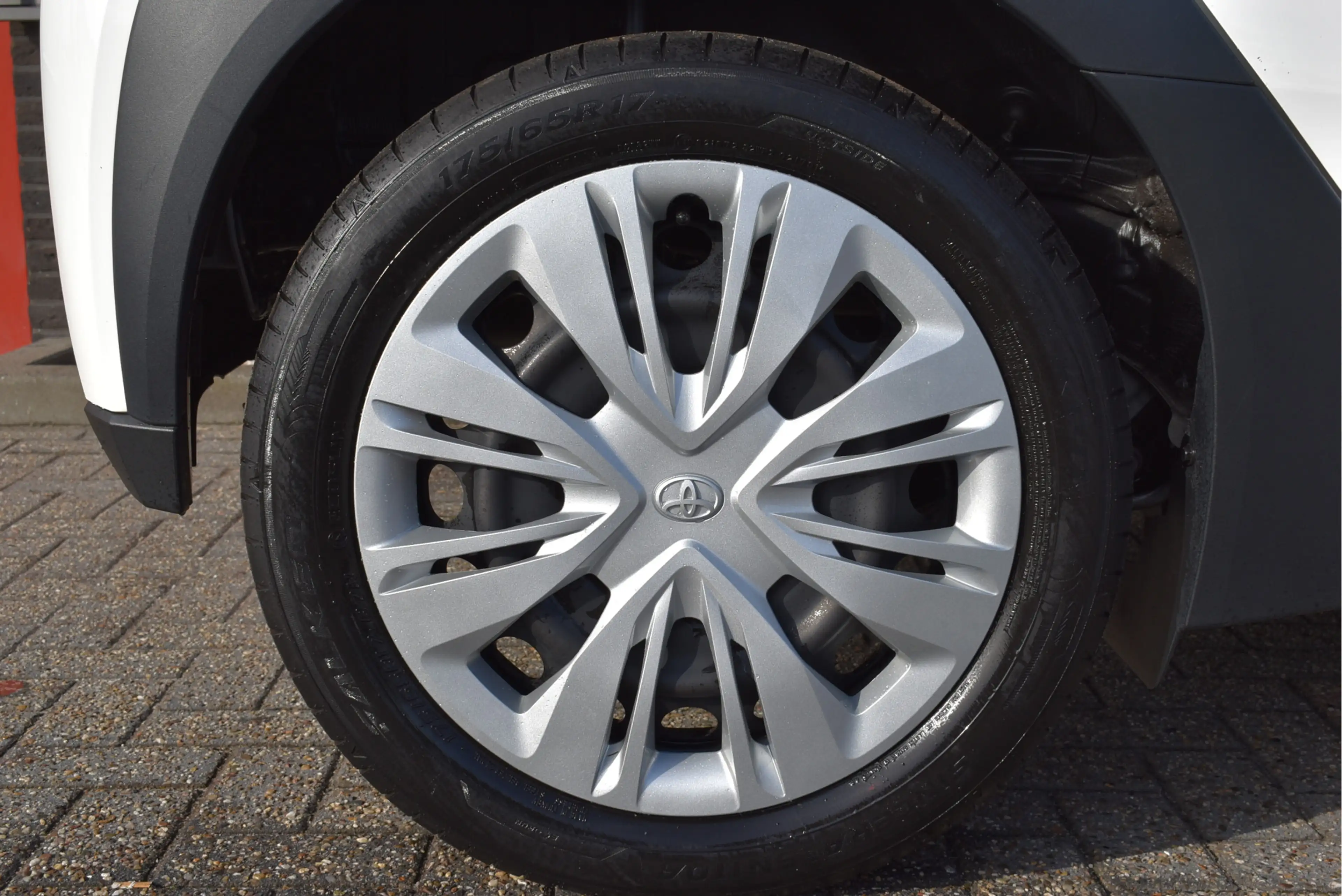 Toyota Aygo X 1.0 VVT-i MT Play NL-auto, Adaptive cruise, Camera — photo 29