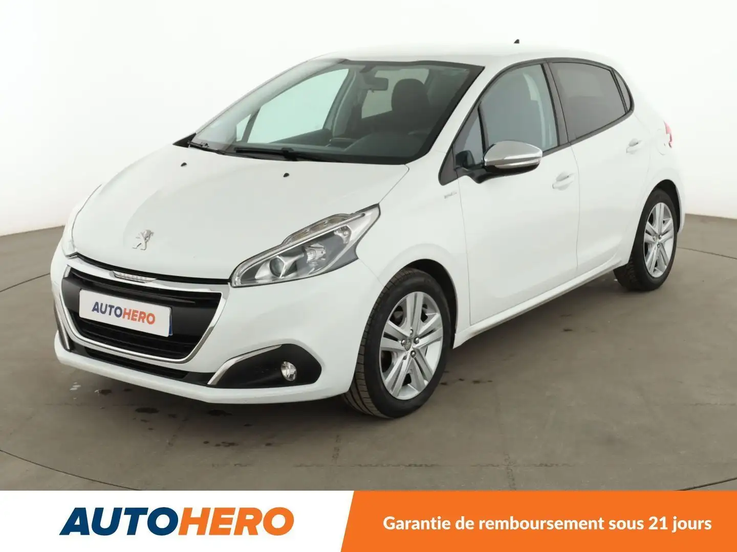 Peugeot 208 1.6 Blue-HDi Style Blanc - 1