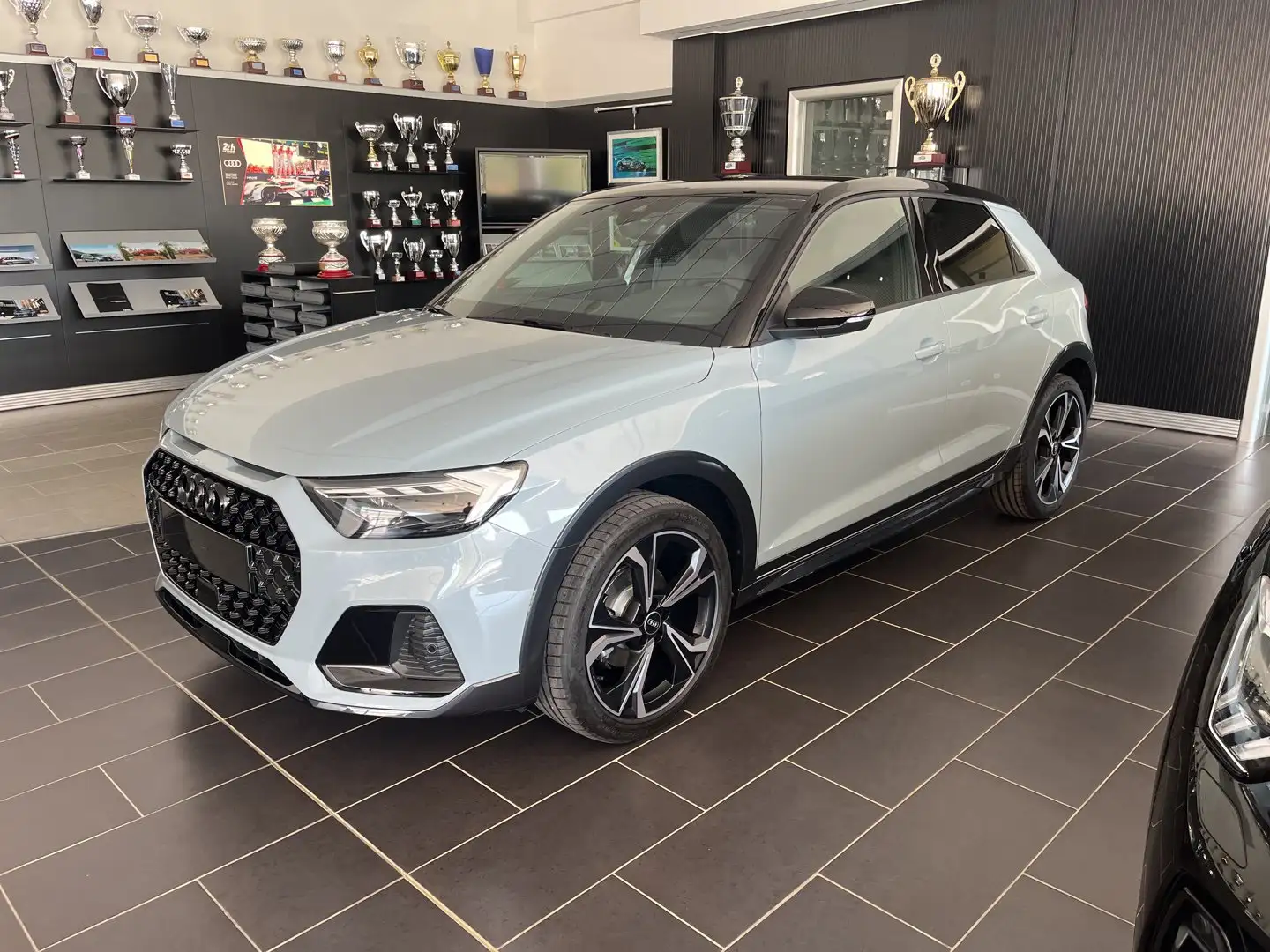 Audi A1 allstreet 35 TFSI S tronic Identity Contrast Grigio - 1
