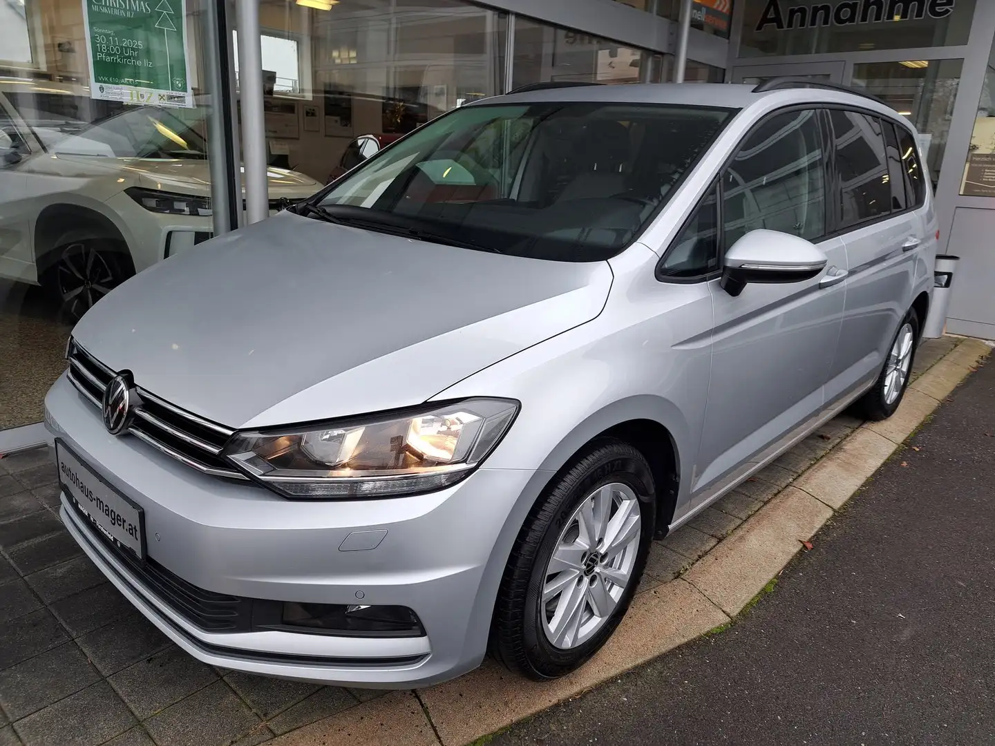 Volkswagen Touran Comfortline TDI SCR Silber - 2