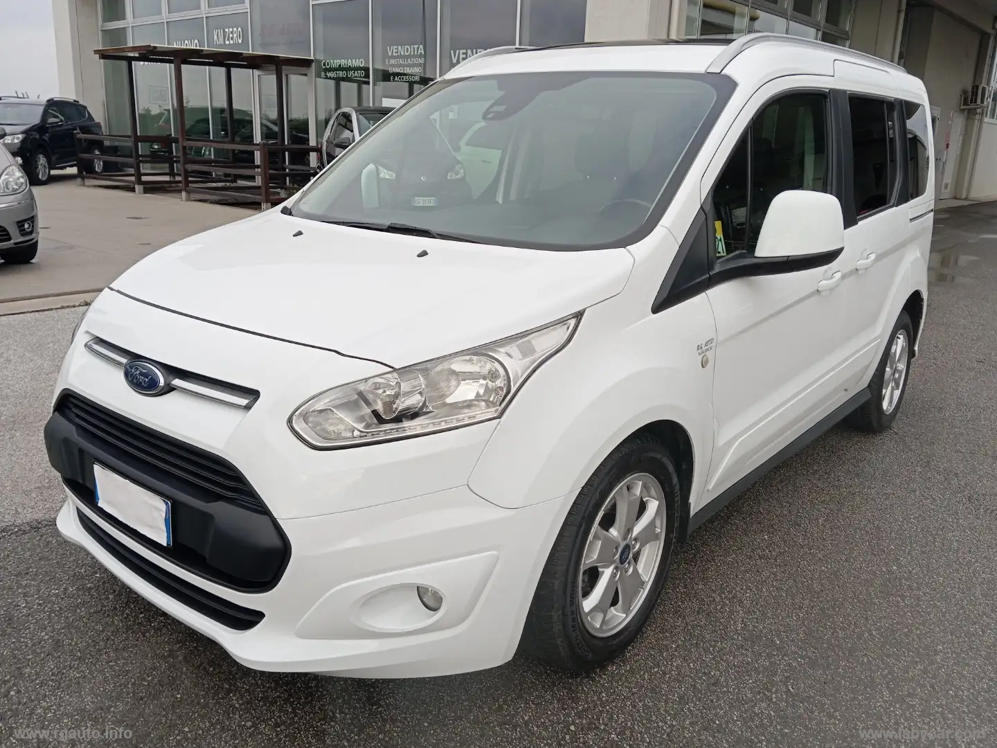 Ford Tourneo Connect 1.5 TDCi 120 CV Tit. Blanco - 1