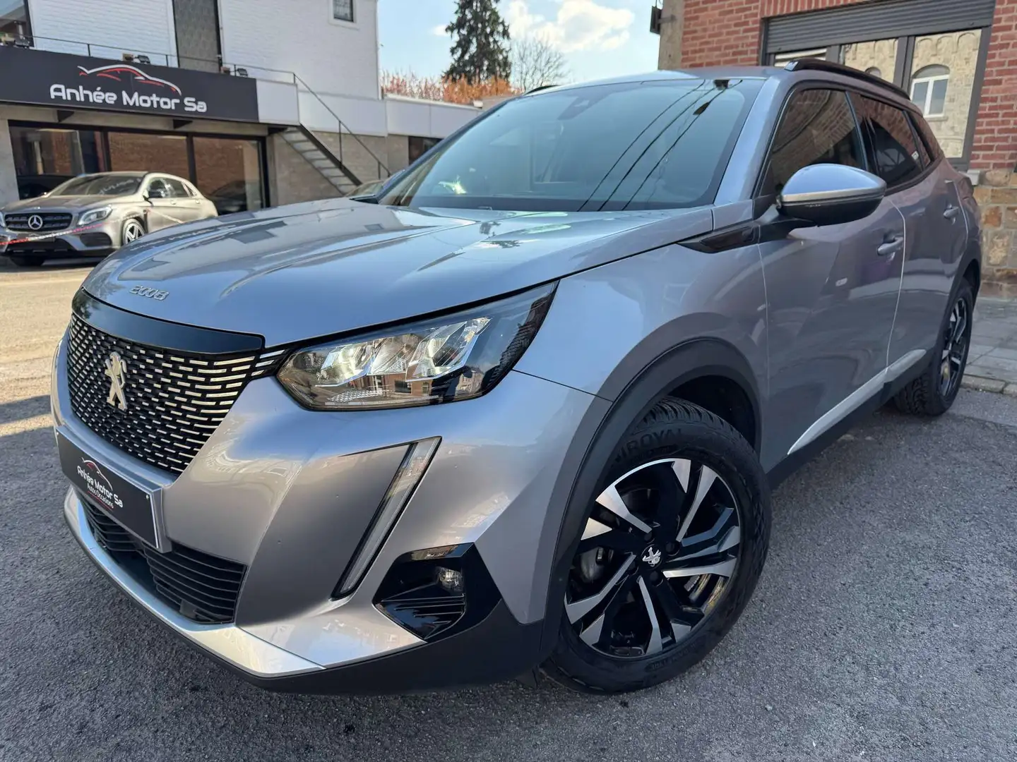Peugeot 2008 1.5 BlueHDi Allure Pack S\u0026S (EU6.3) Gris - 1
