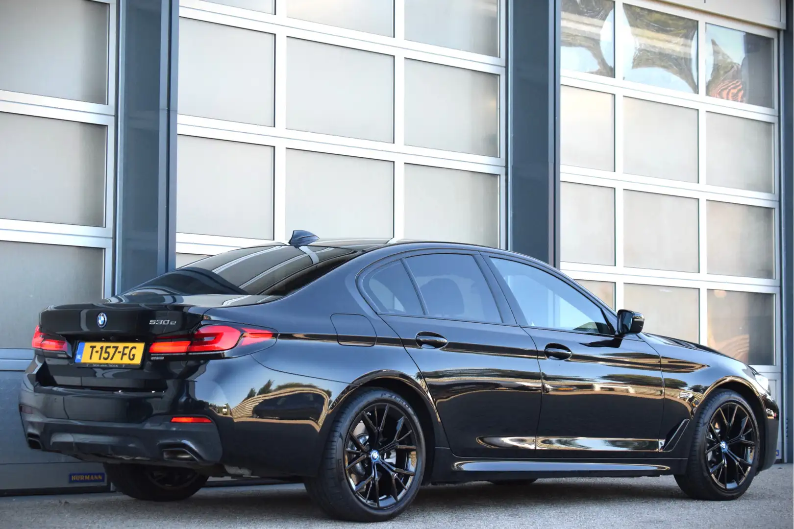BMW 530 5-serie 530e M-Sport NAP | Trekhaak | HUD | Virtua Zwart - 2