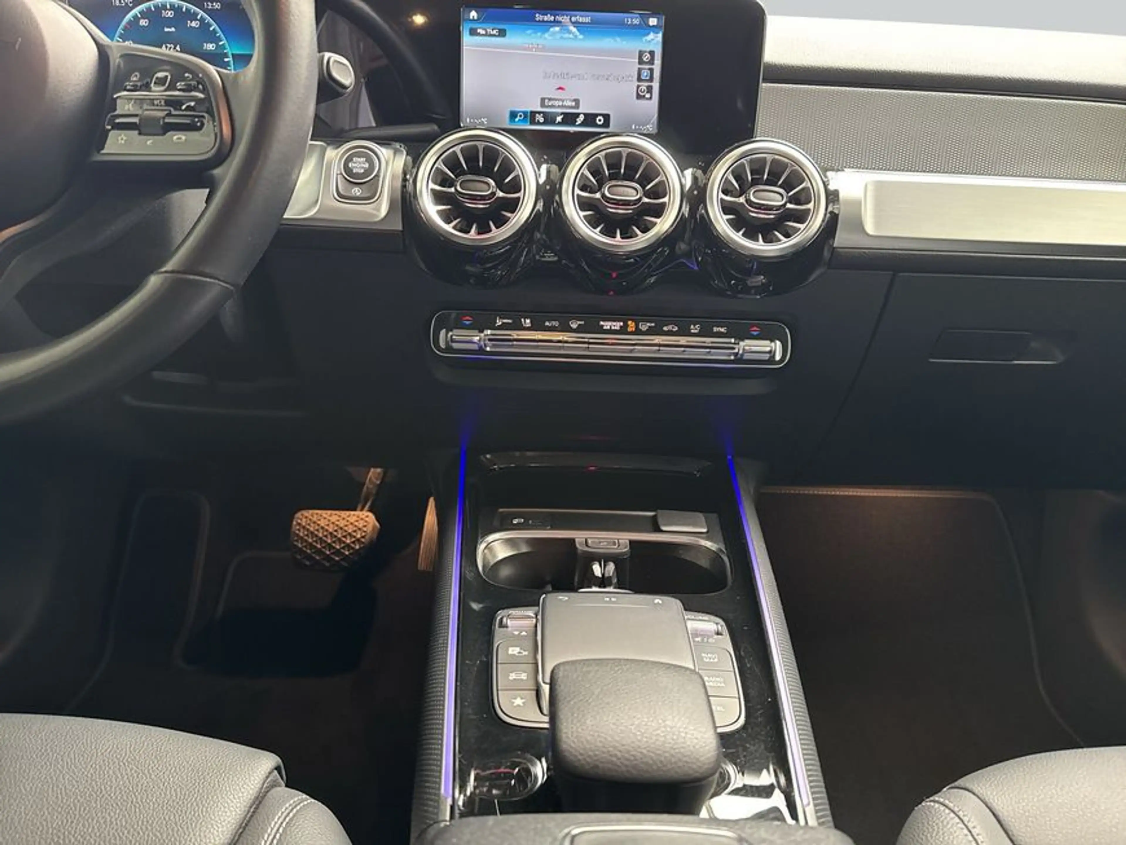 Mercedes-Benz GLB 200 GLB — photo 14