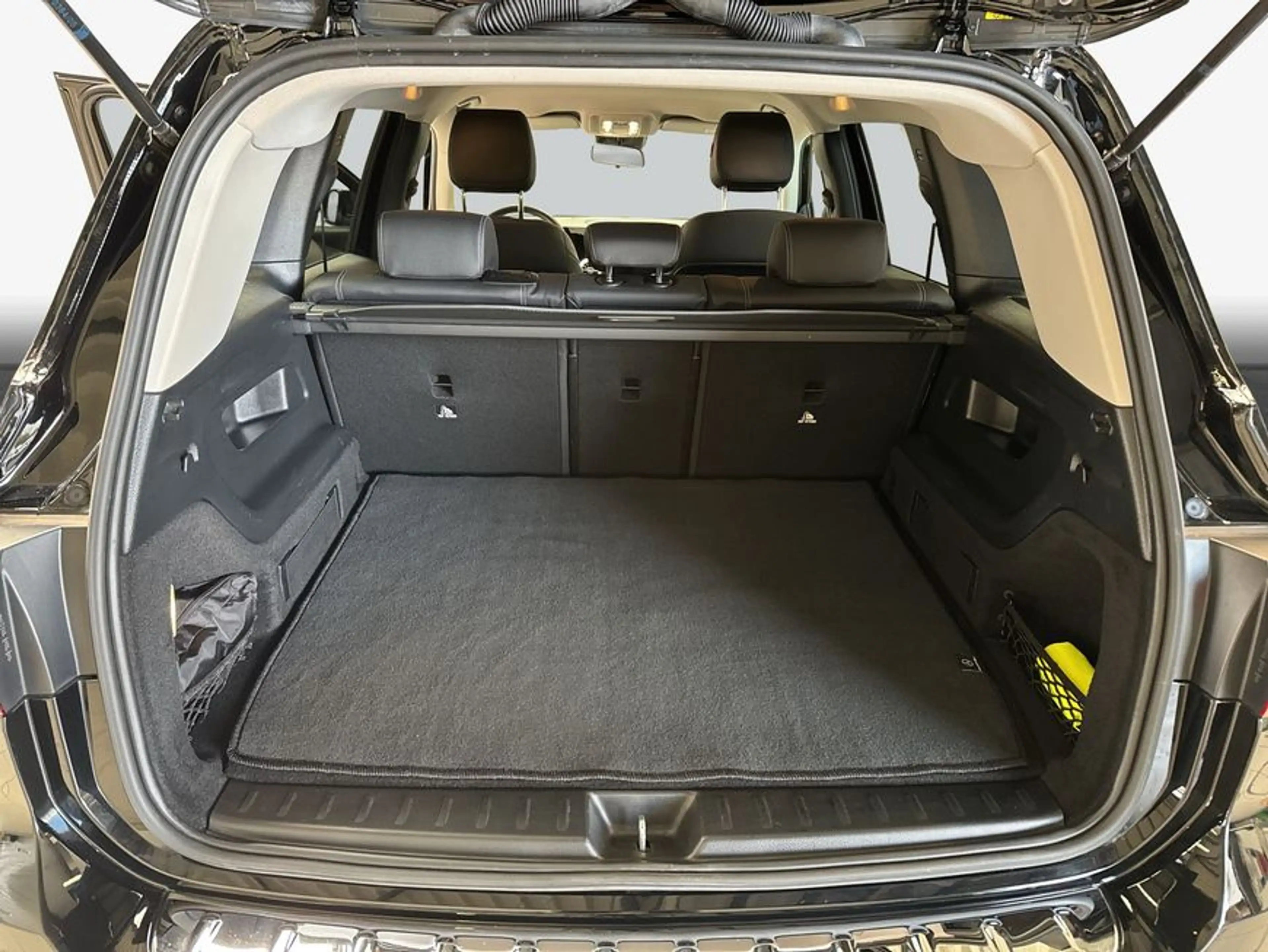 Mercedes-Benz GLB 200 GLB — photo 8