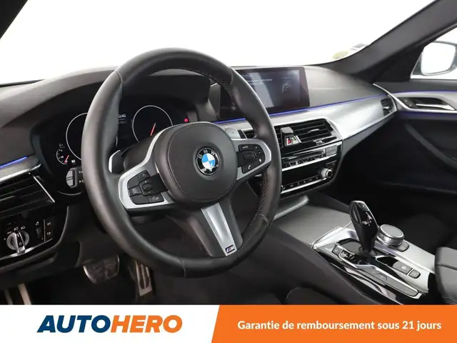 BMW 5 Series view 11