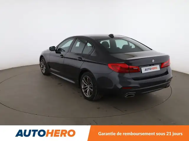 BMW 5 Series view 4
