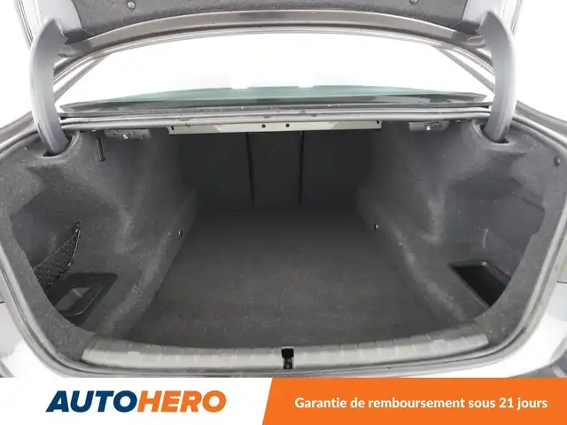BMW 5 Series view 17