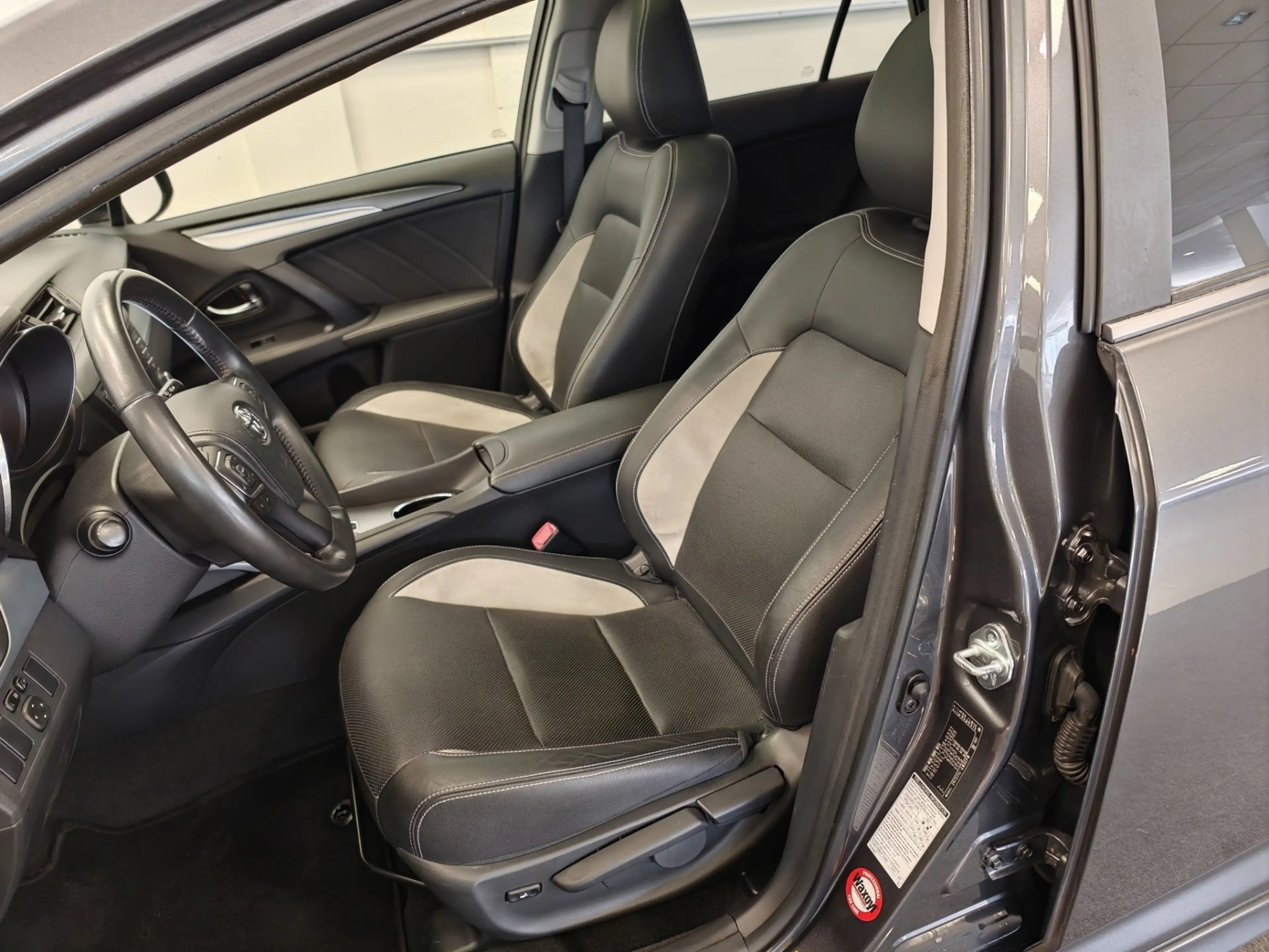 Toyota Avensis Touring Sports 1.8 VVT-i Lease Pro Automaat Trekha — photo 9