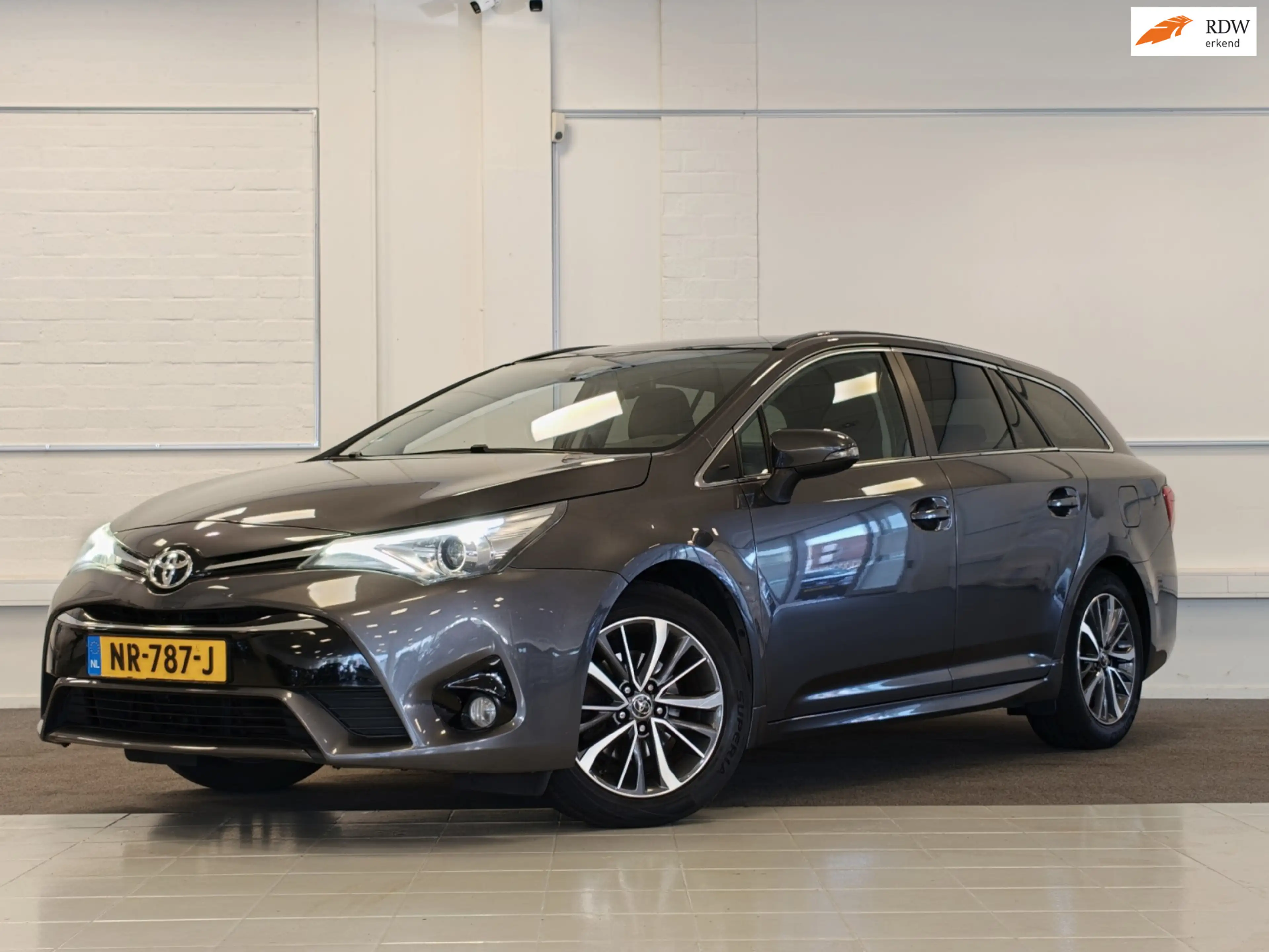 Toyota Avensis Touring Sports 1.8 VVT-i Lease Pro Automaat Trekha