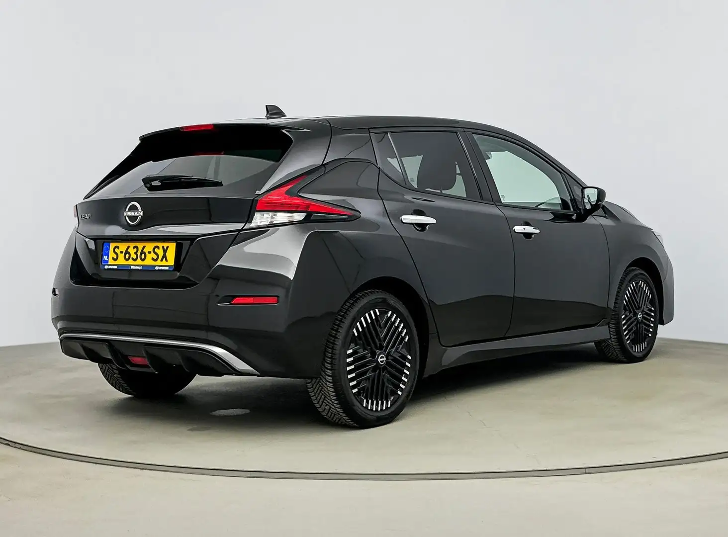 Nissan Leaf TEKNA 39 kWh | NAVI | CLIMA | CAMERA  | 17'' LMVEL Zwart - 2