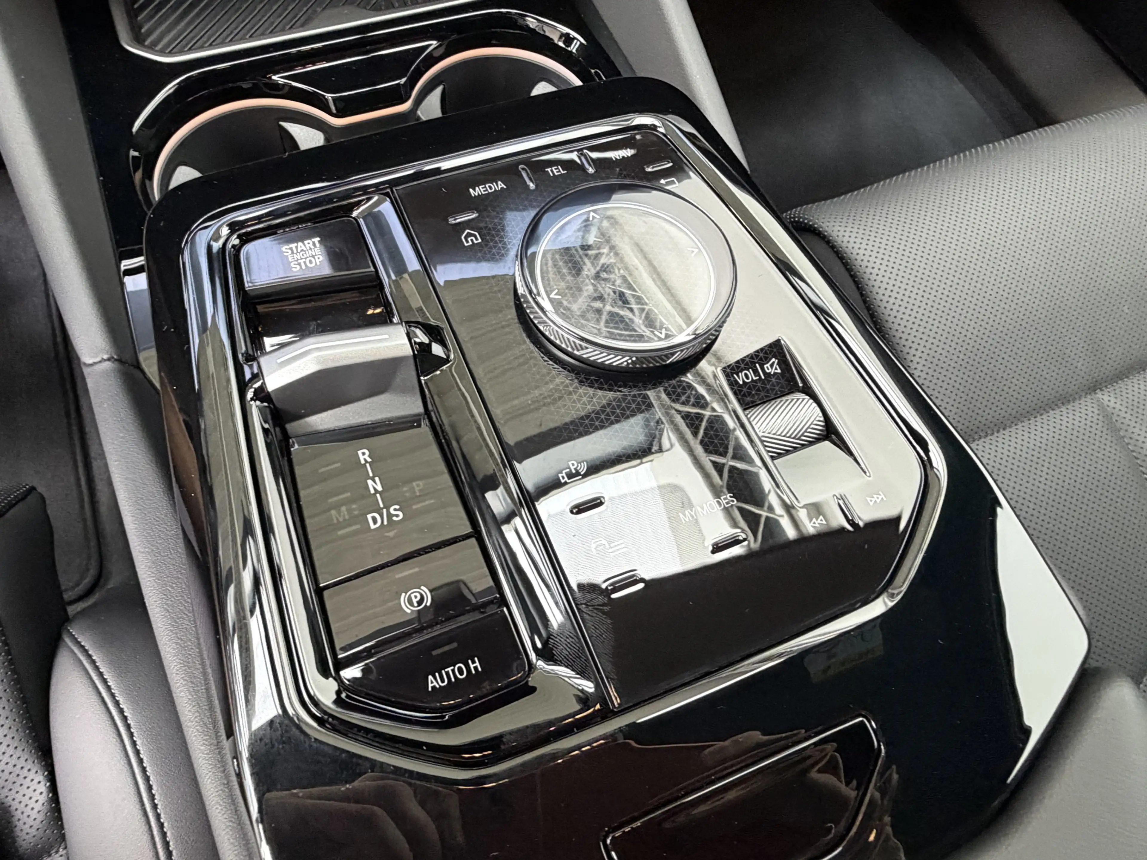 BMW 540 xDr. M Sport Pro Pano Sitzlüft. AHK ACC B&W — photo 13