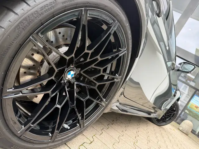 BMW M3 view 3