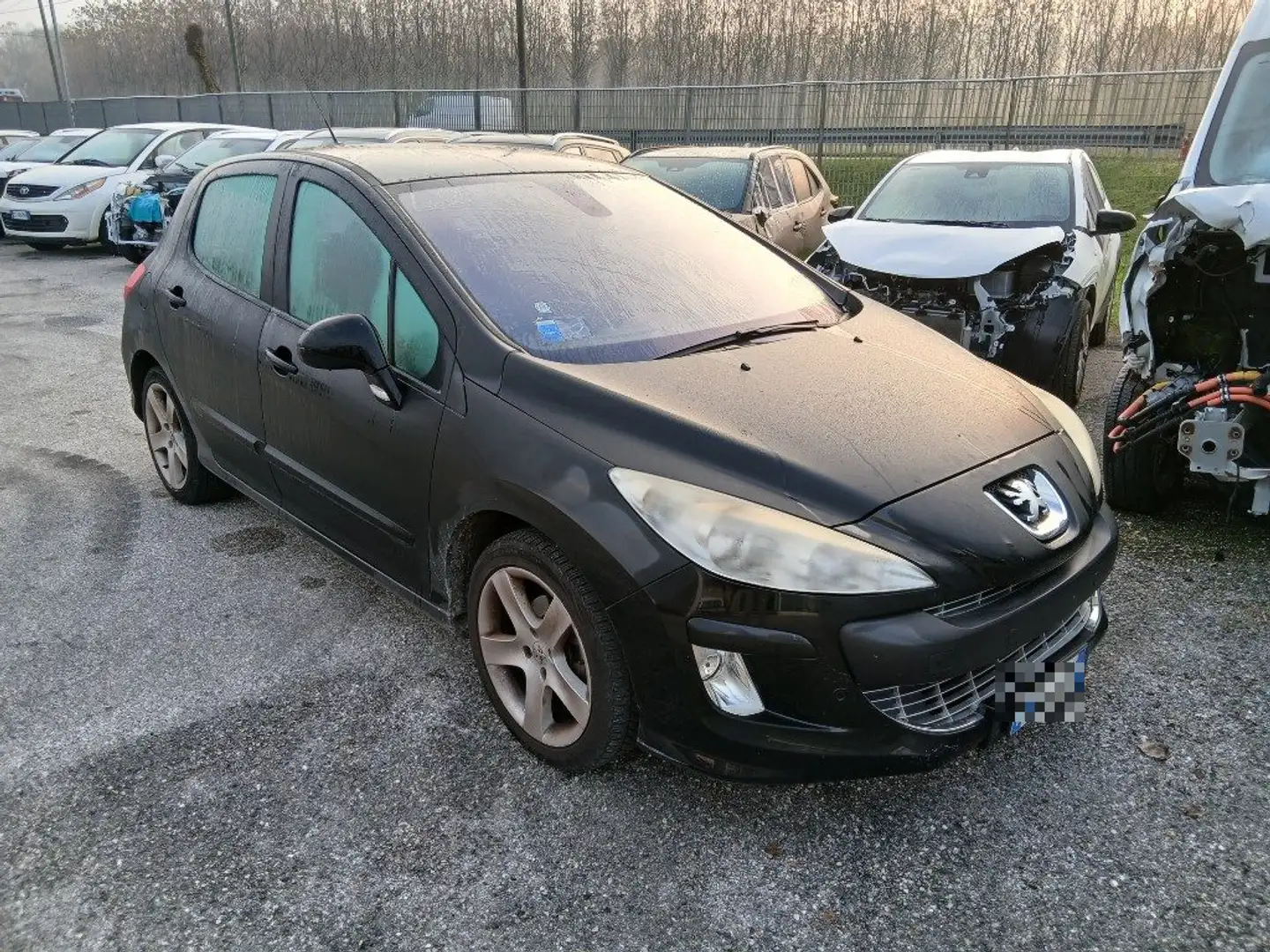 Peugeot 308 1.6 HDi 110CV 5p. (5 Marce) Zwart - 1