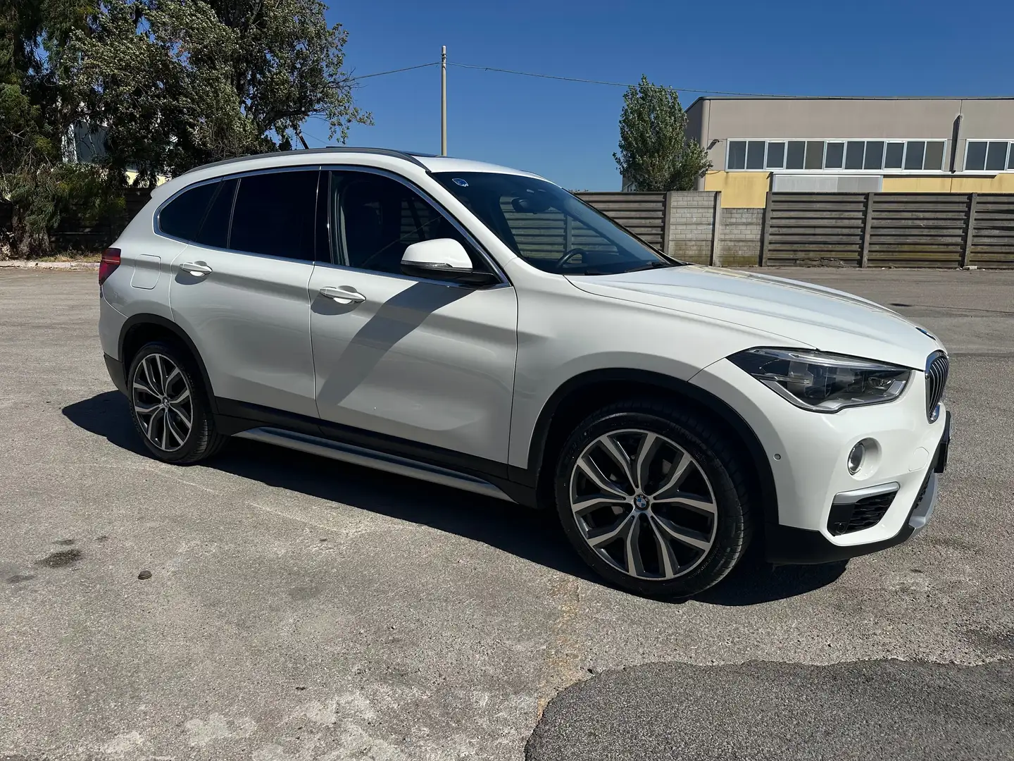 BMW X1 X1 F48 sdrive18d xLine auto tetto pelle navi Fehér - 1