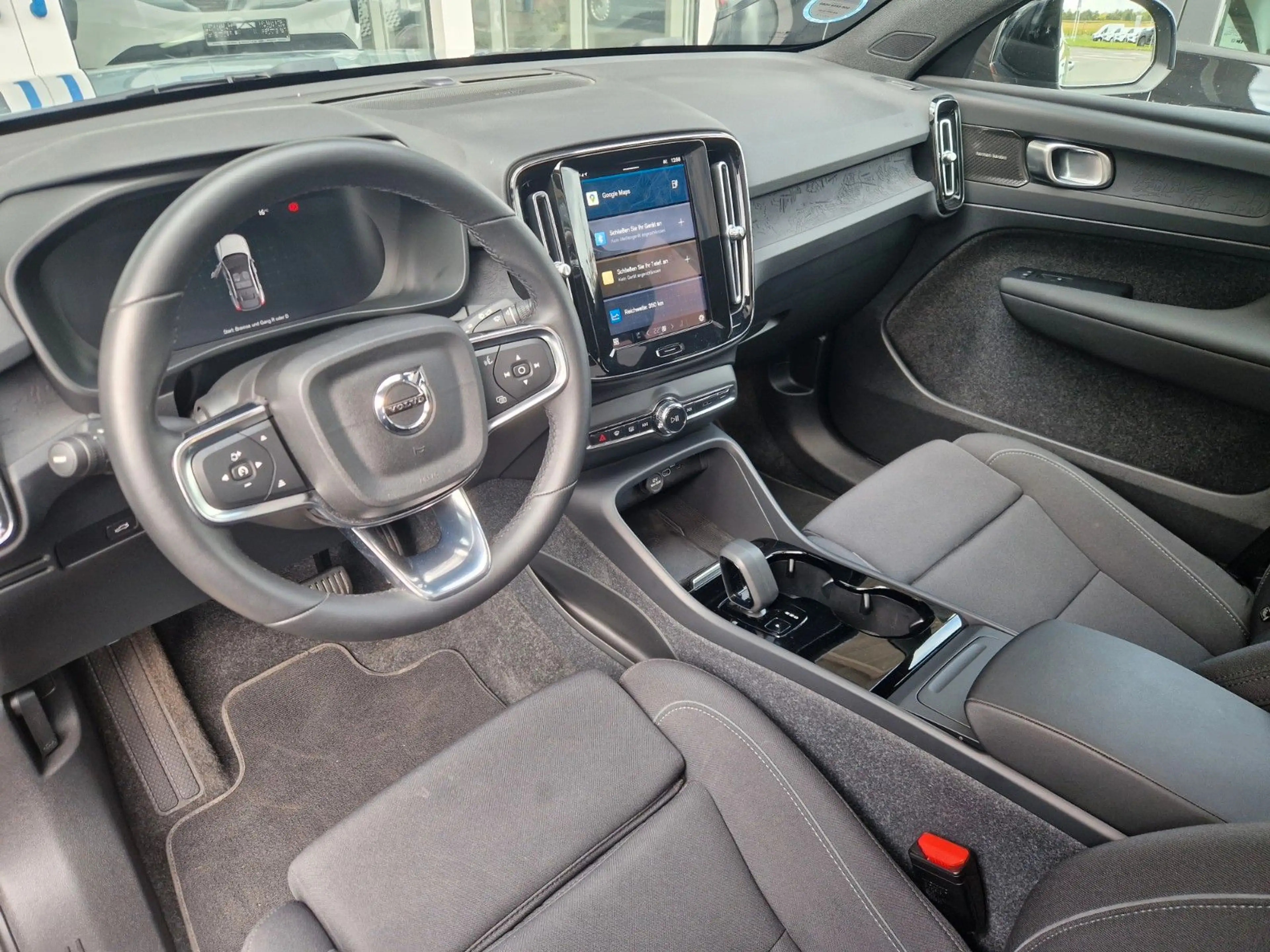 Volvo C40 Ultimate Recharge Pure Electric 2WD — photo 11