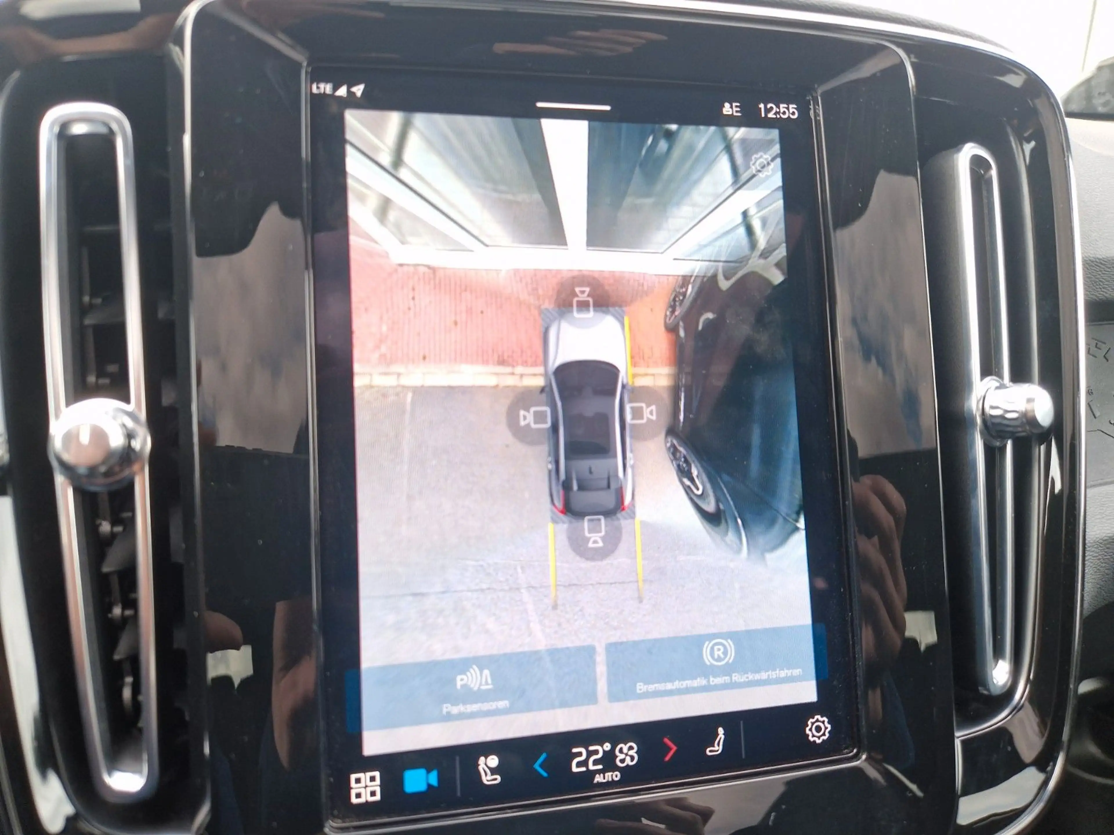 Volvo C40 Ultimate Recharge Pure Electric 2WD — photo 14