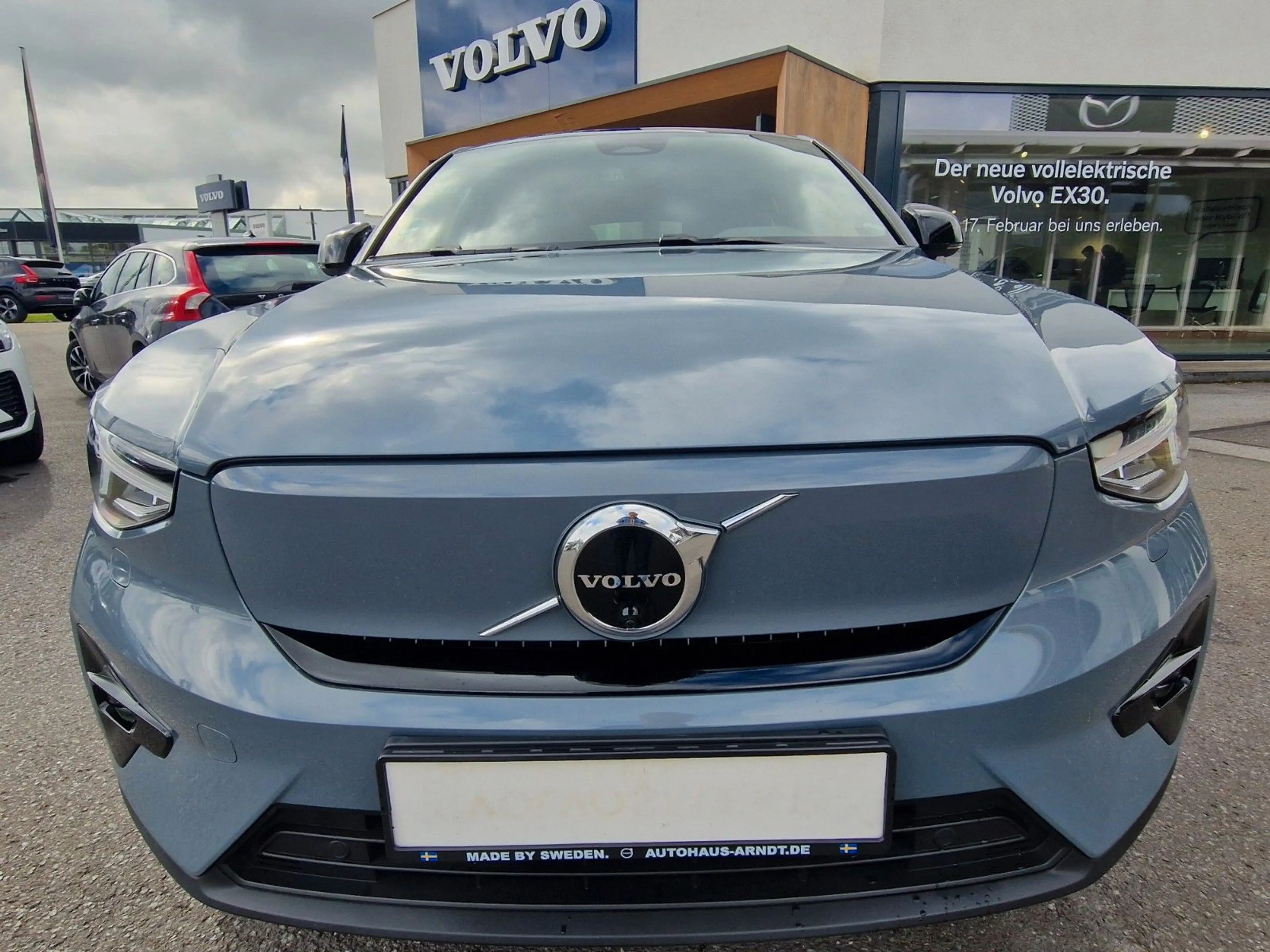 Volvo C40 Ultimate Recharge Pure Electric 2WD — photo 2