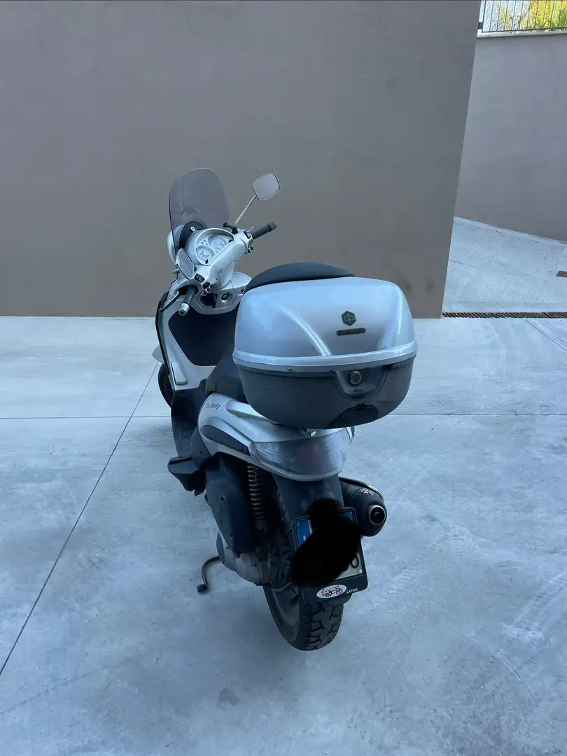 Piaggio Beverly 250 Plateado - 2
