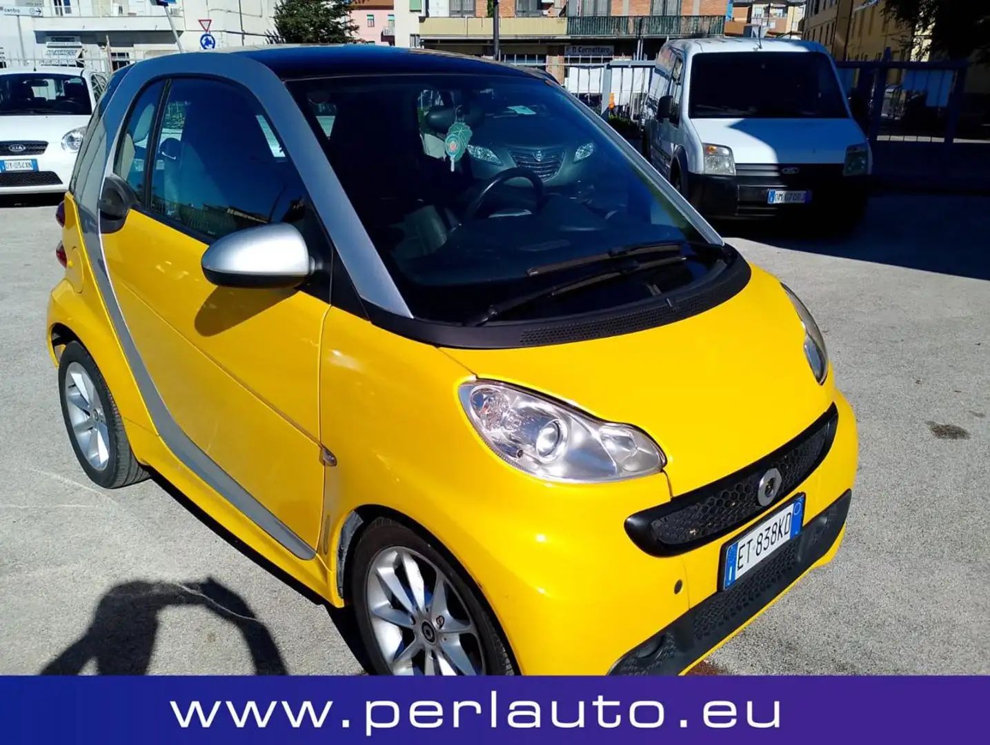 smart forTwo 1000 52 kW MHD coupé Giallo - 2