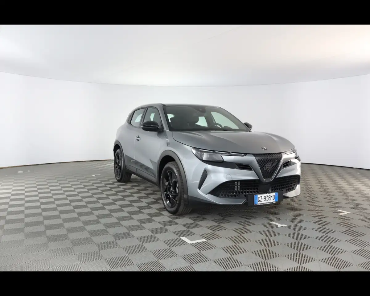 Alfa Romeo Junior 2025