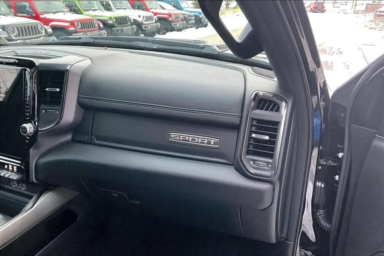 RAM 1500 снимка RAM 1500