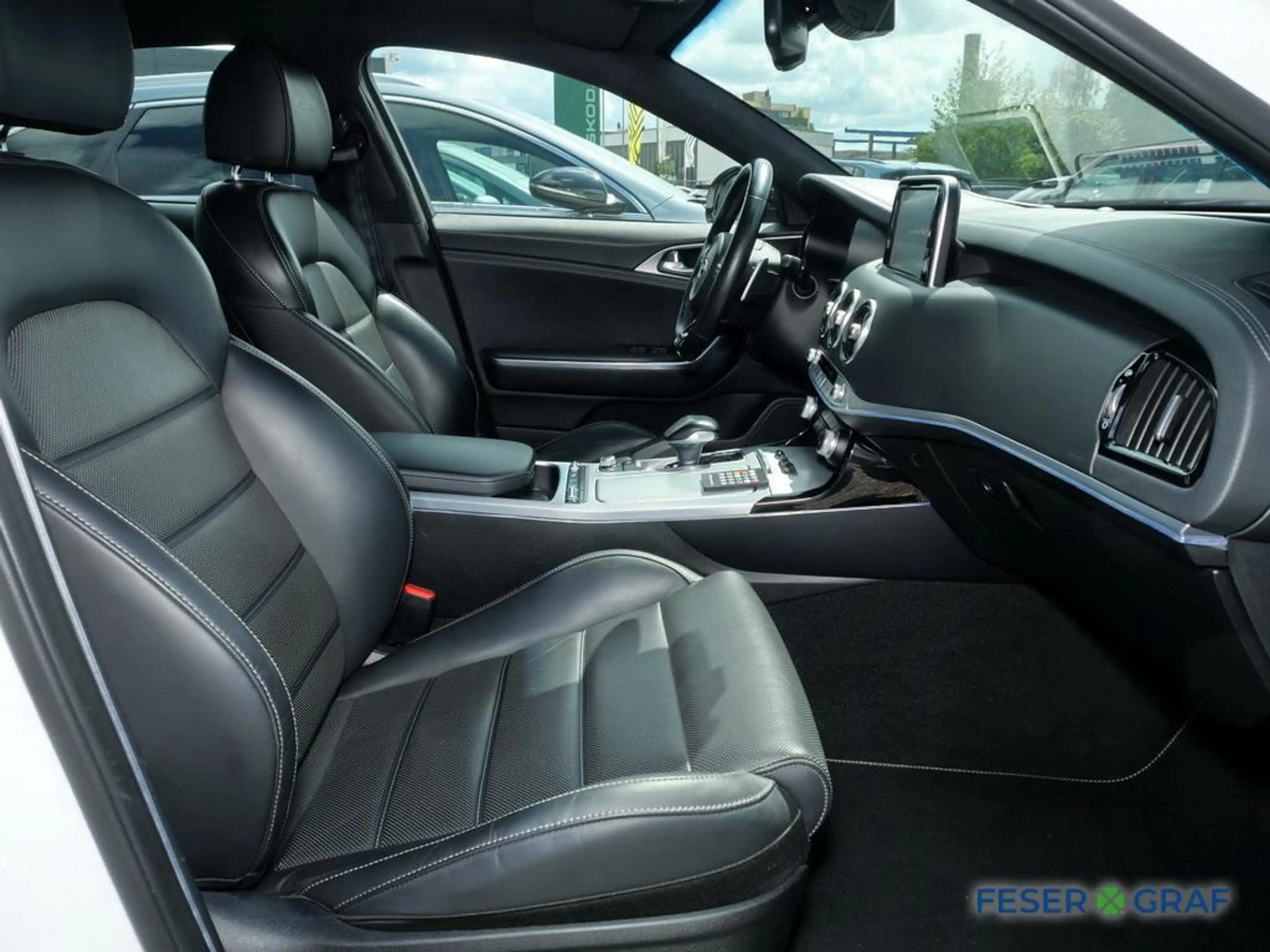 Kia Stinger CRDi VGT 2.2 GT-Line, Dashcam, Pedalbox — photo 4