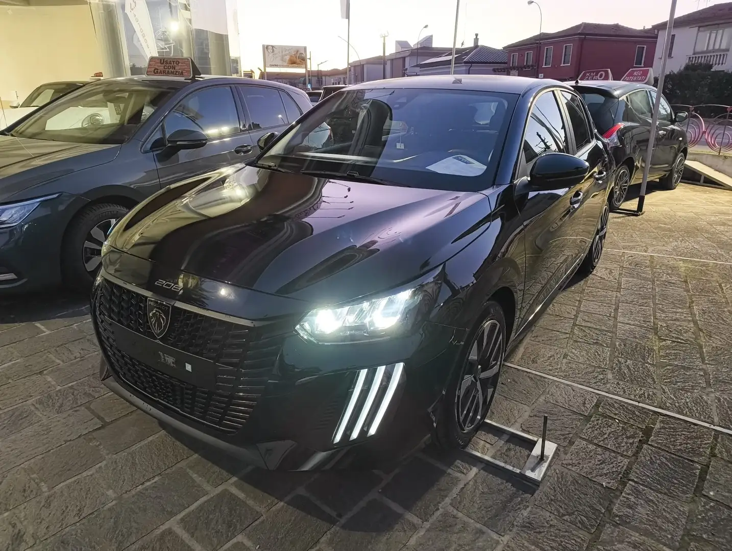 Peugeot 208 1.2 puretech Active #NEOPATENTATI Nero - 2