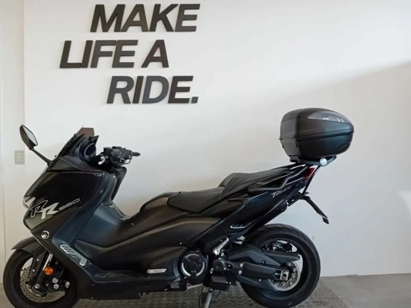 Yamaha TMAX 560 Negru - 2