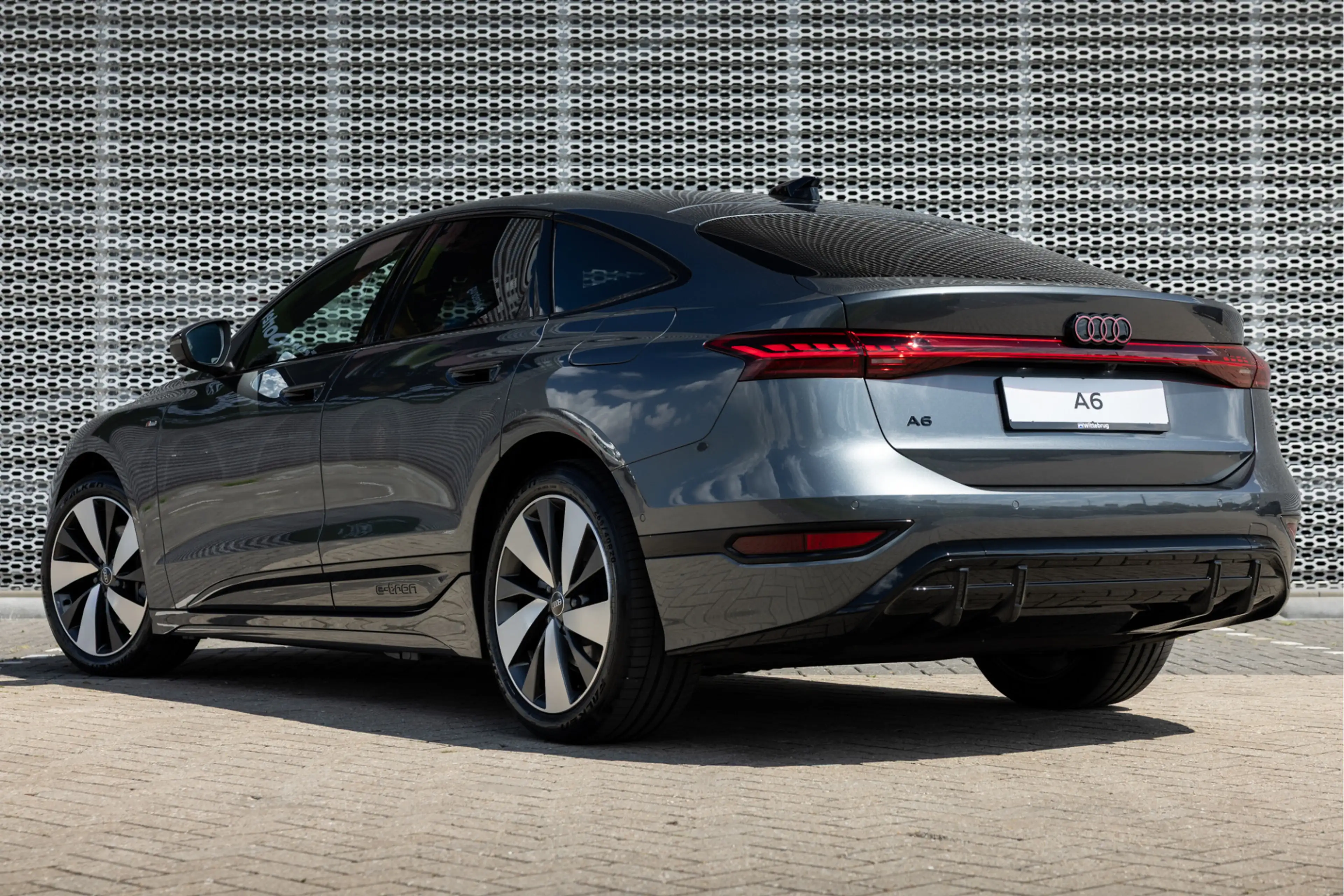 Audi A6 e-tron Sportback S edition 286pk 83 kWh — photo 3