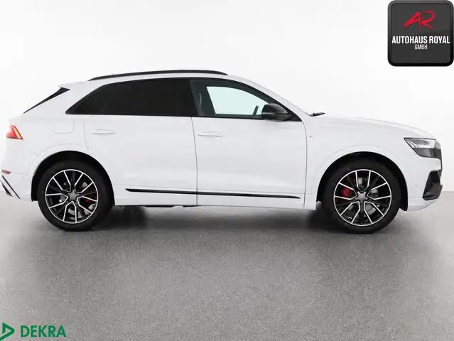 Audi Q8 view 6
