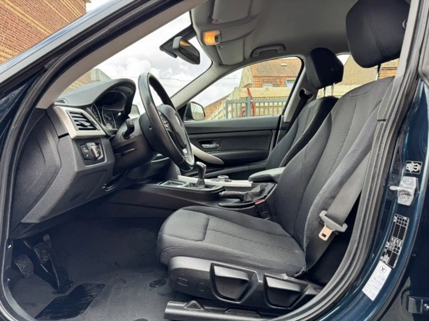 BMW 318 Bmw318dGt"NIEUWSTAAT"Navi/cruise/pdc/clima/GARANTI Blauw - 2