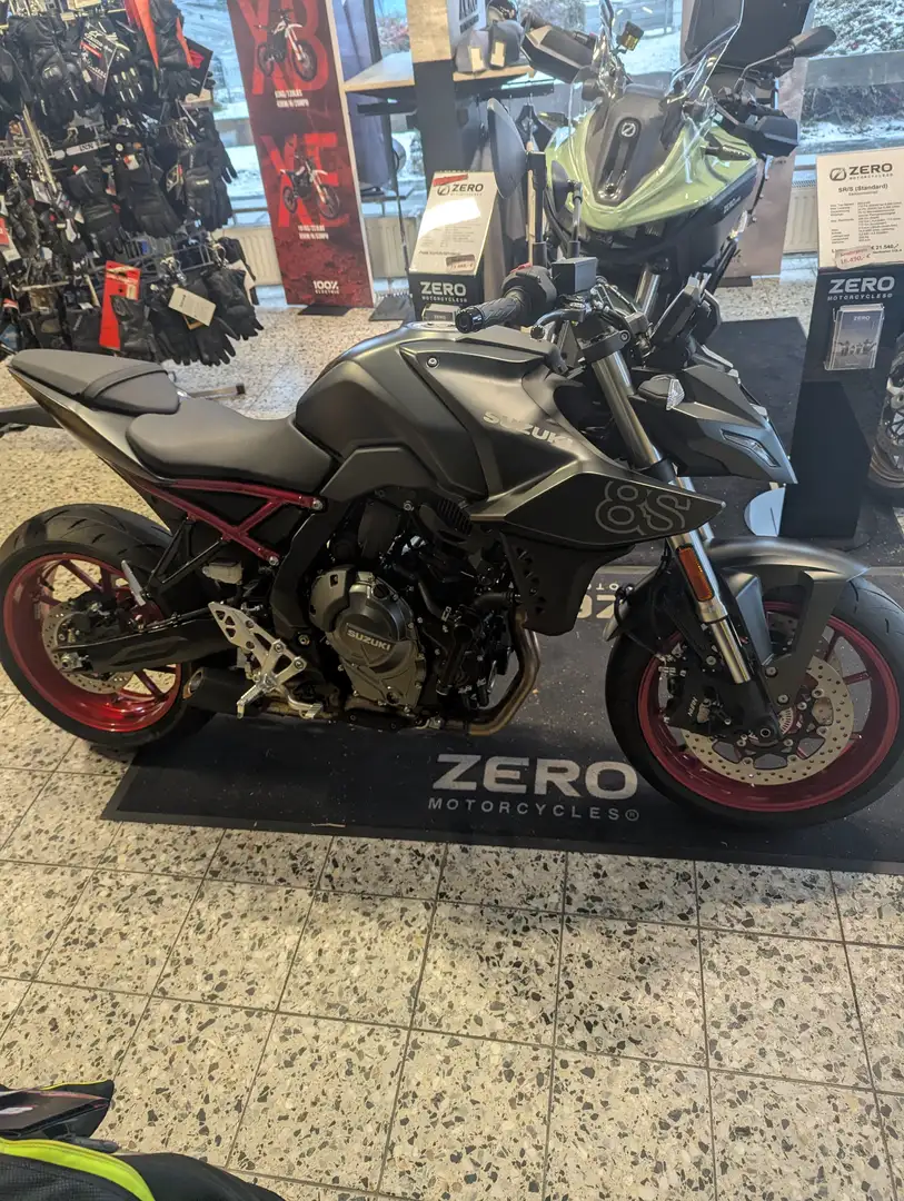 Suzuki GSX 8S Schwarz - 2