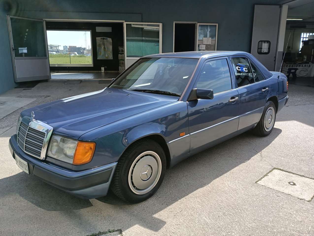 Mercedes-Benz 200 200 E