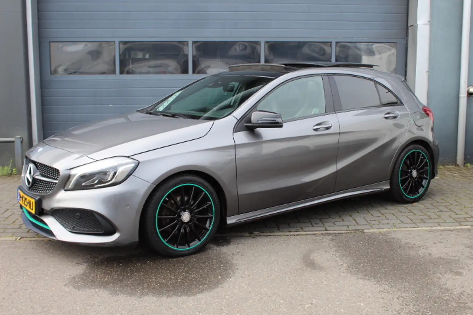 Mercedes-Benz A 200 Motorsport Edition AMG styling Automaat Pano,, Cru Gris - 1