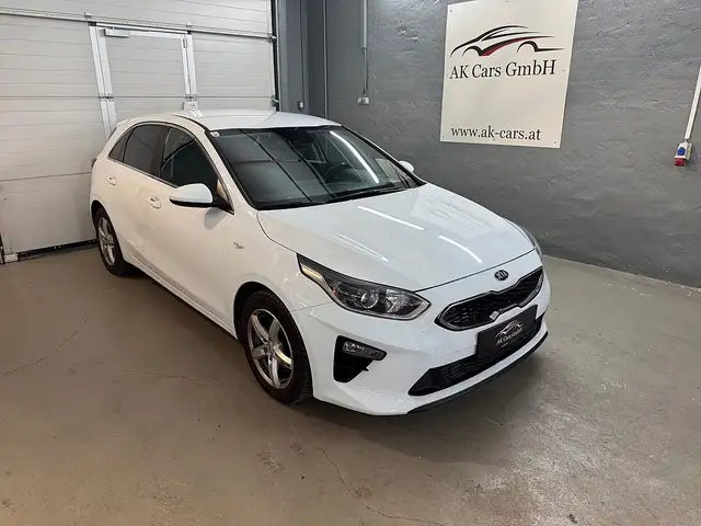 Kia Ceed / cee'd ceed 1,5 TGDI Silber*Navi*Kamera*Sitz&Lenkradhe...